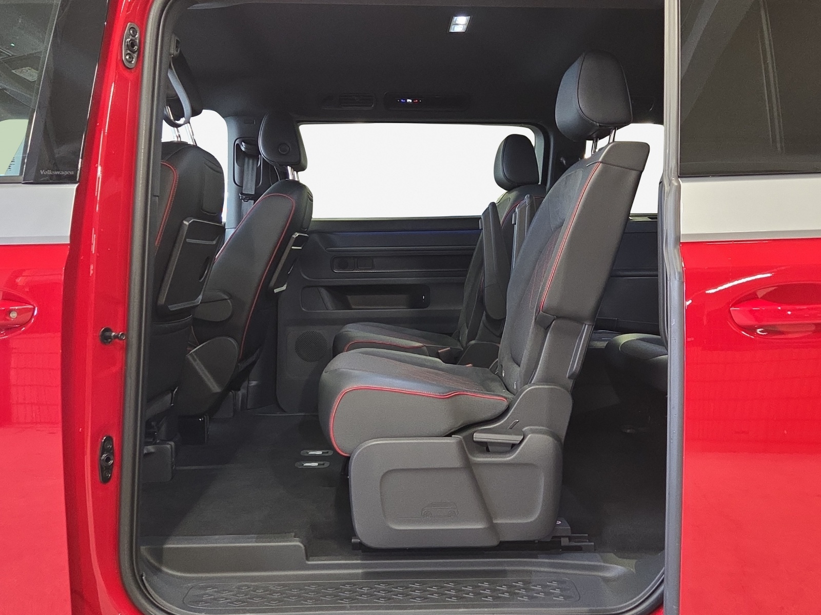VW ID.Buzz LWB GTX 4 Motion-image-12