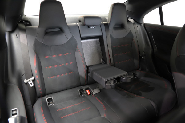 MERCEDES-BENZ CLA 200 7G-DCT-image-10