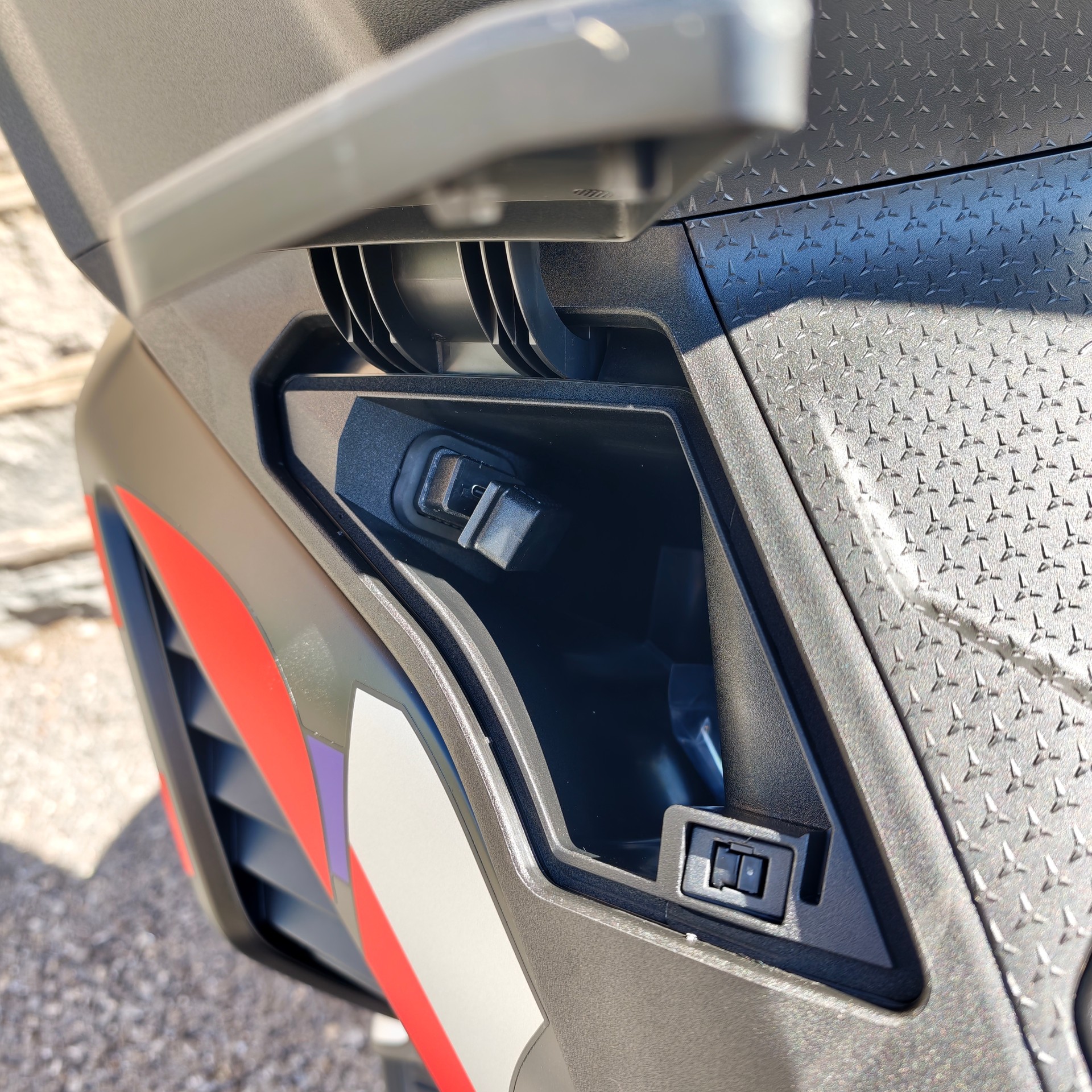 APRILIA SR 400 GT Replica-image-7