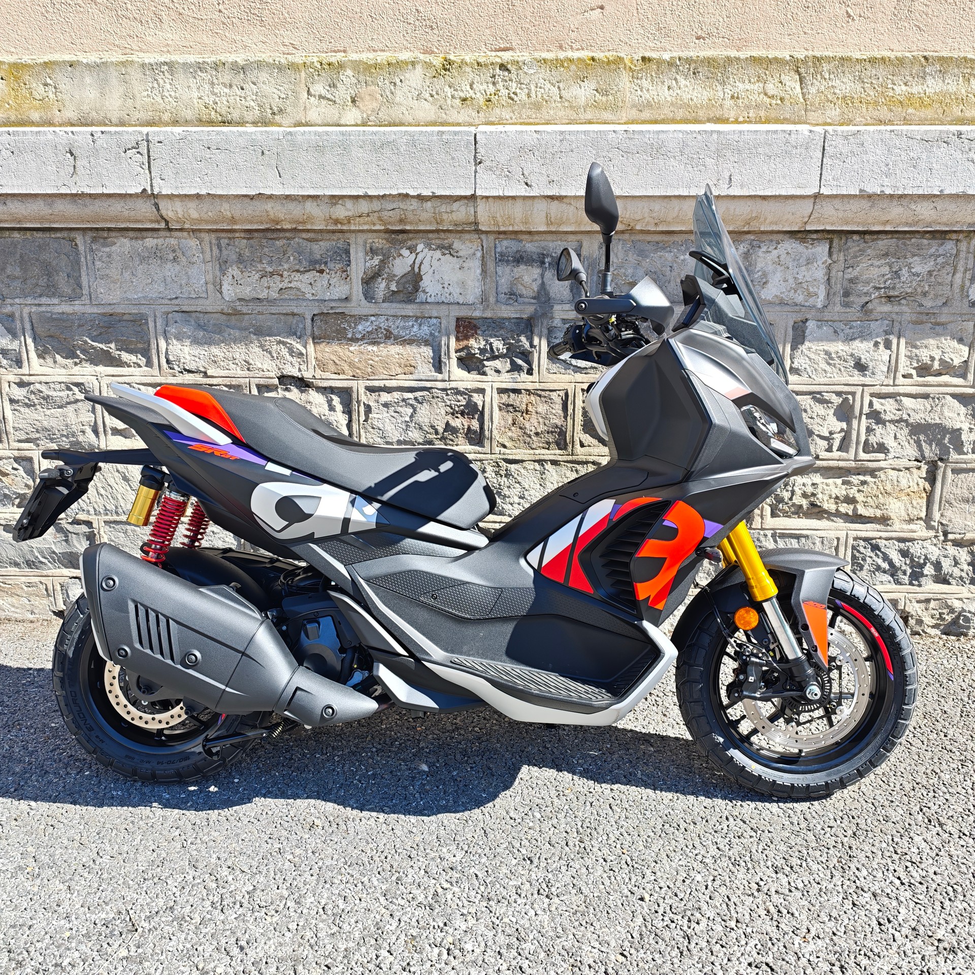 APRILIA SR 400 GT Replica-image-8