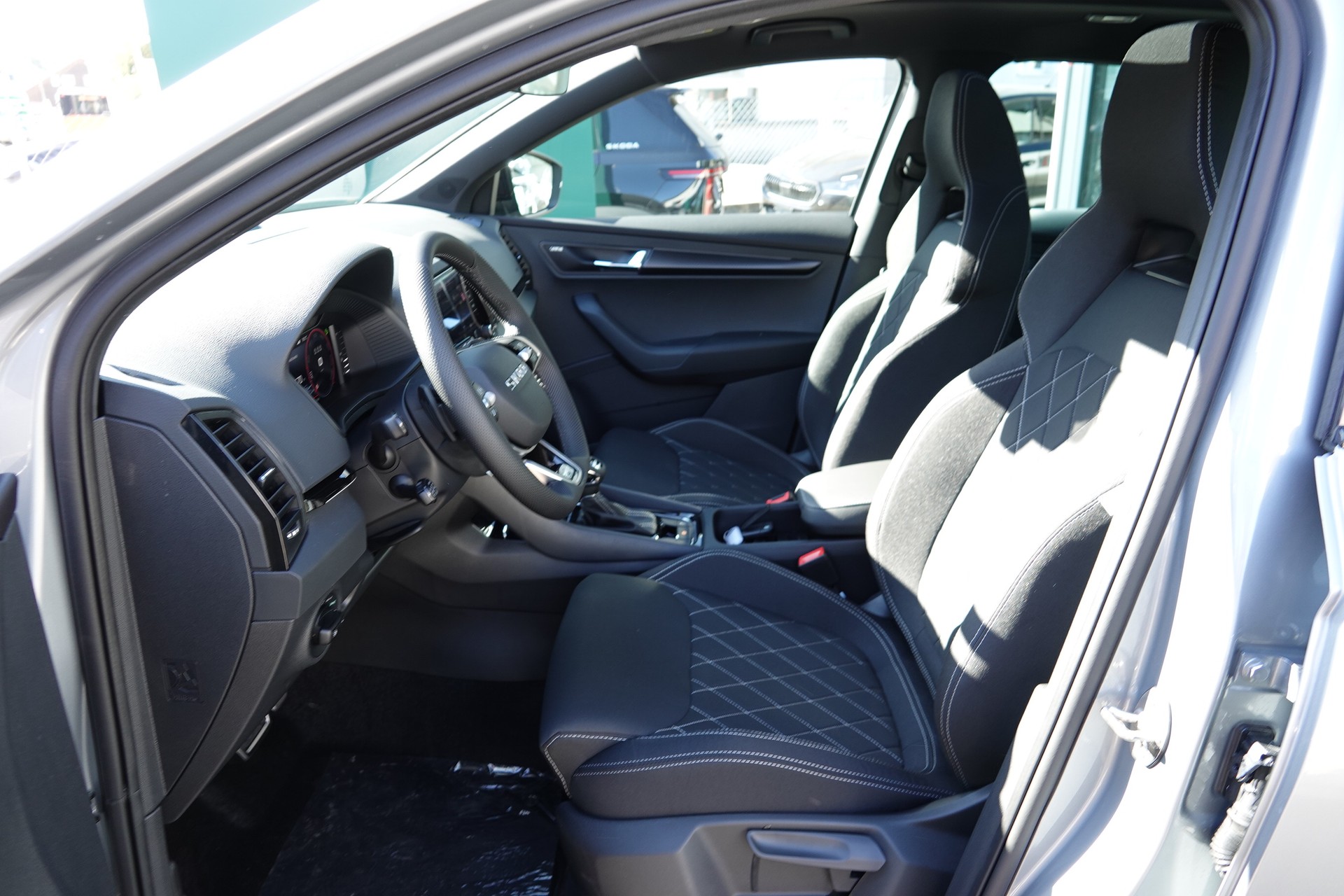SKODA Karoq 2.0 TSI SportLine 4x4 DSG-image-14
