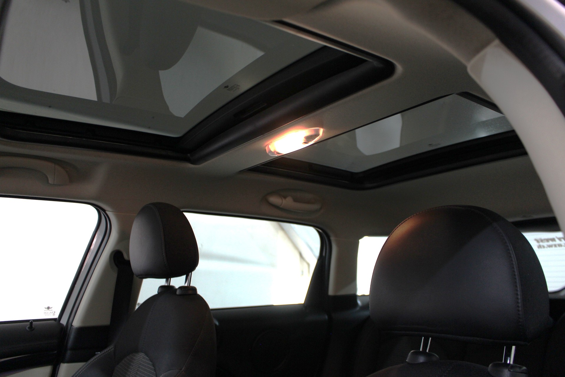 MINI Countryman R60 1.6i Cooper-image-16