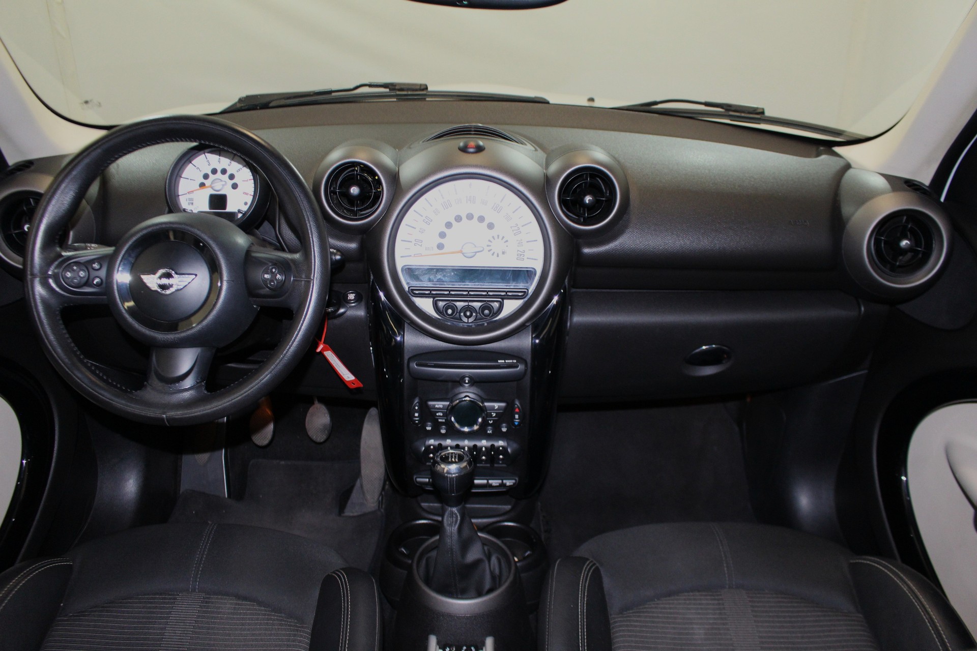 MINI Countryman R60 1.6i Cooper-image-12
