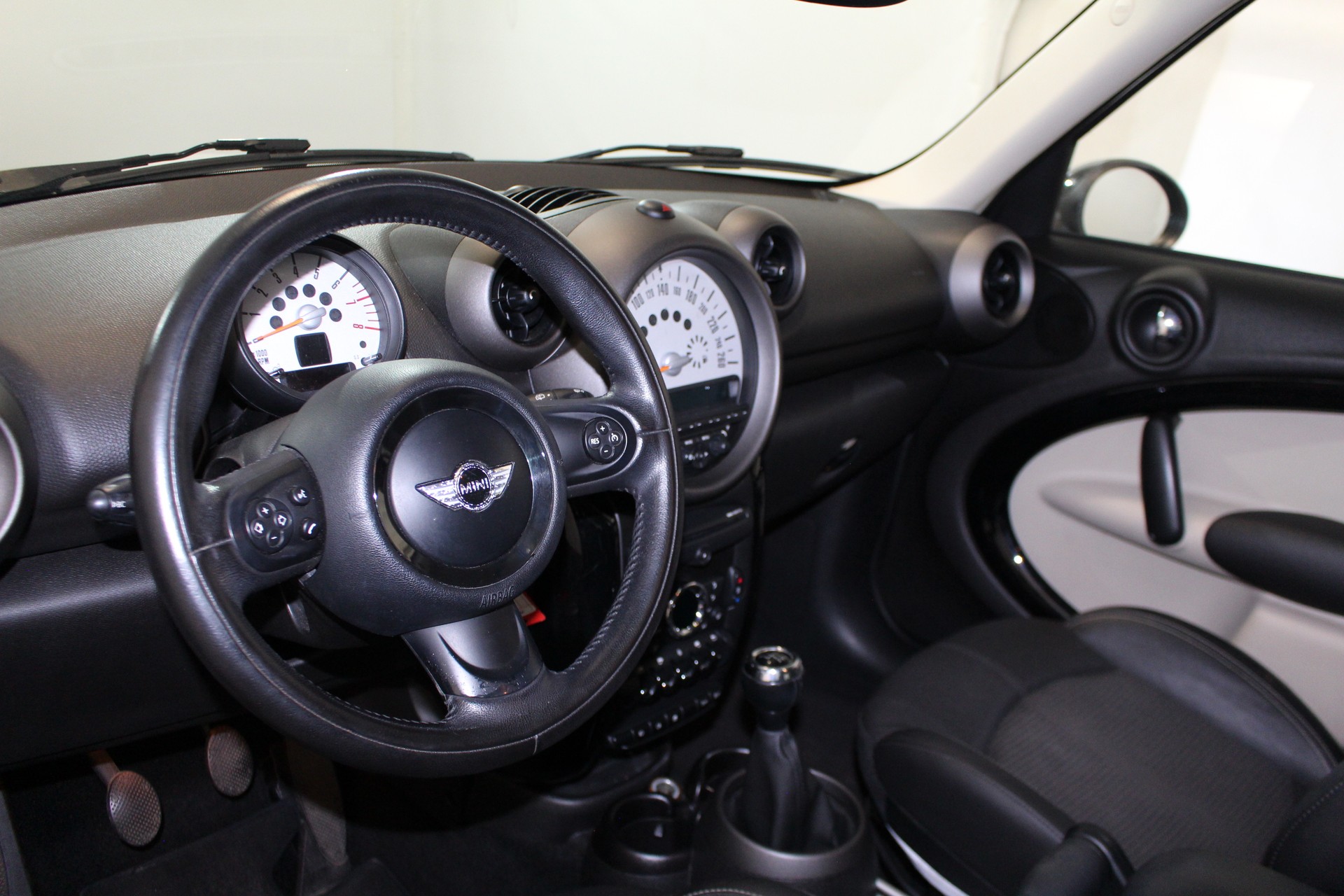 MINI Countryman R60 1.6i Cooper-image-11