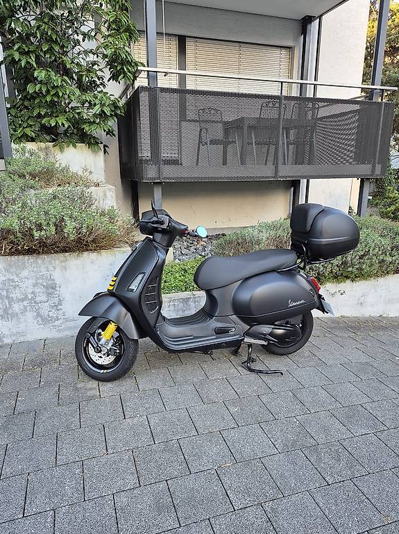 PIAGGIO Vespa GTS 300 Super Tech ABS-image-1