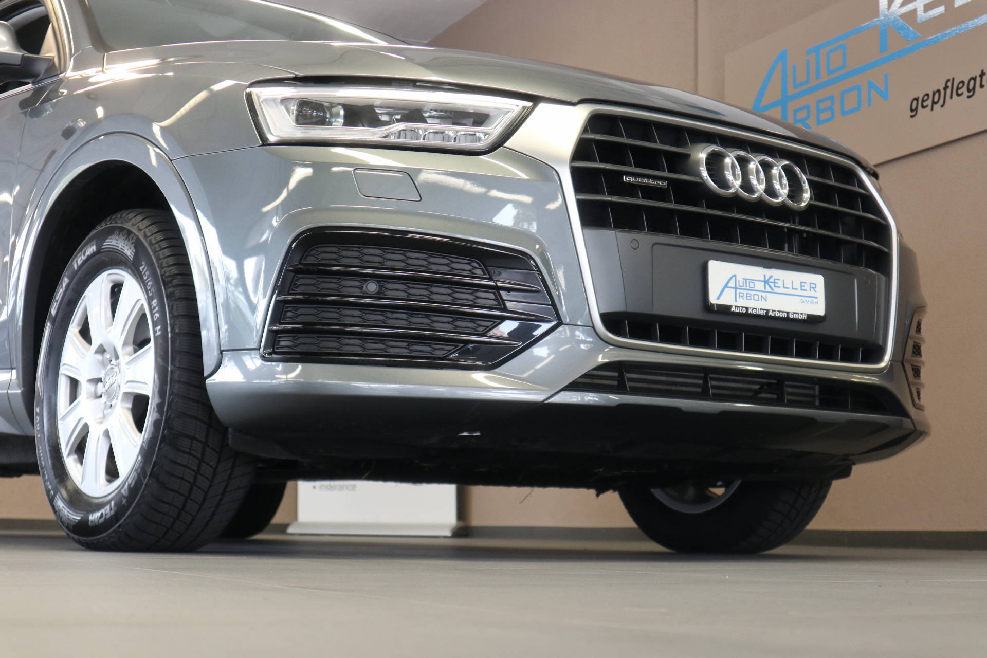 AUDI Q3 2.0 TFSI Design quattro S-Tr.-image-3