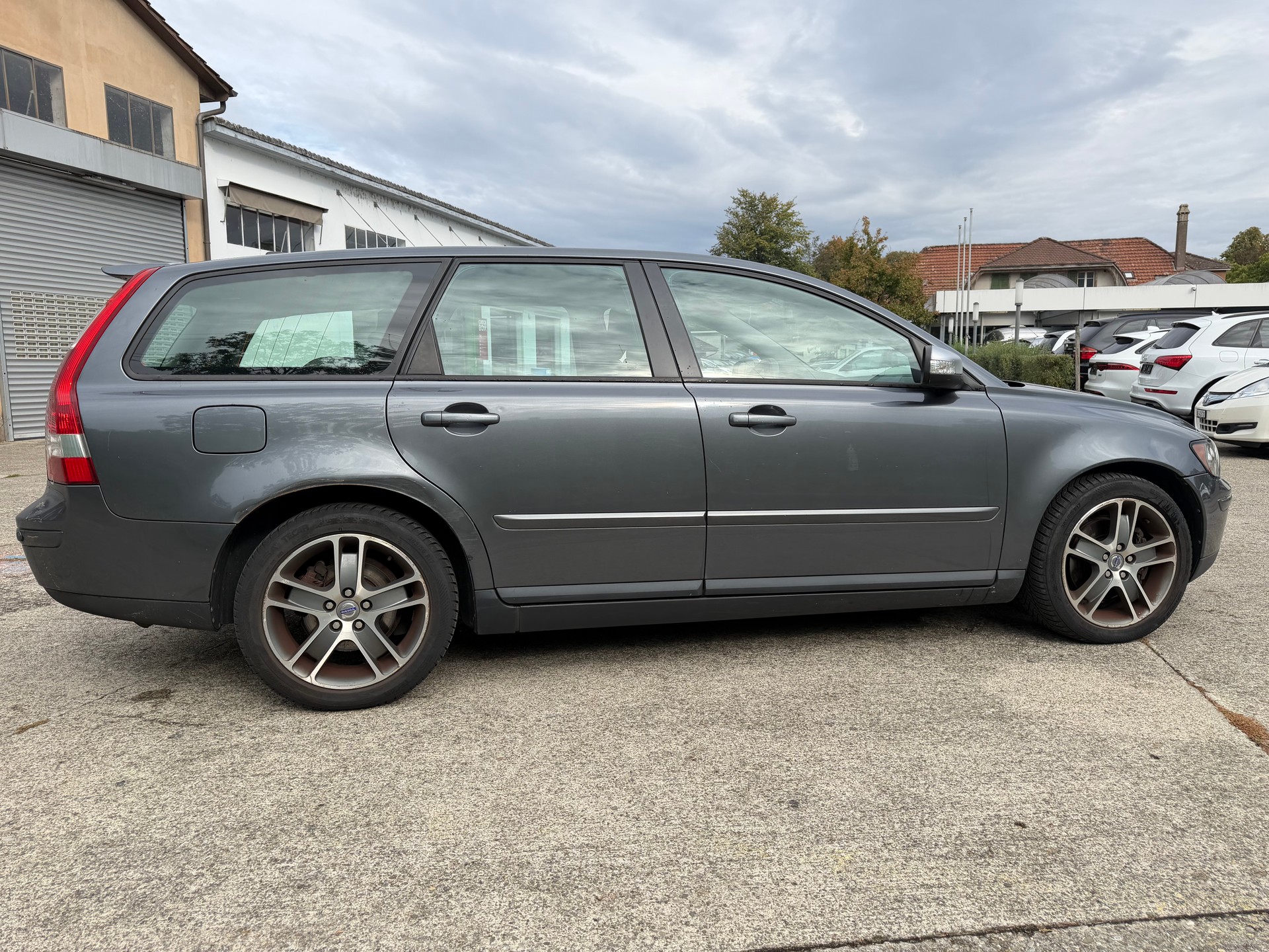 VOLVO V50 2.4 Stockholm-image-1