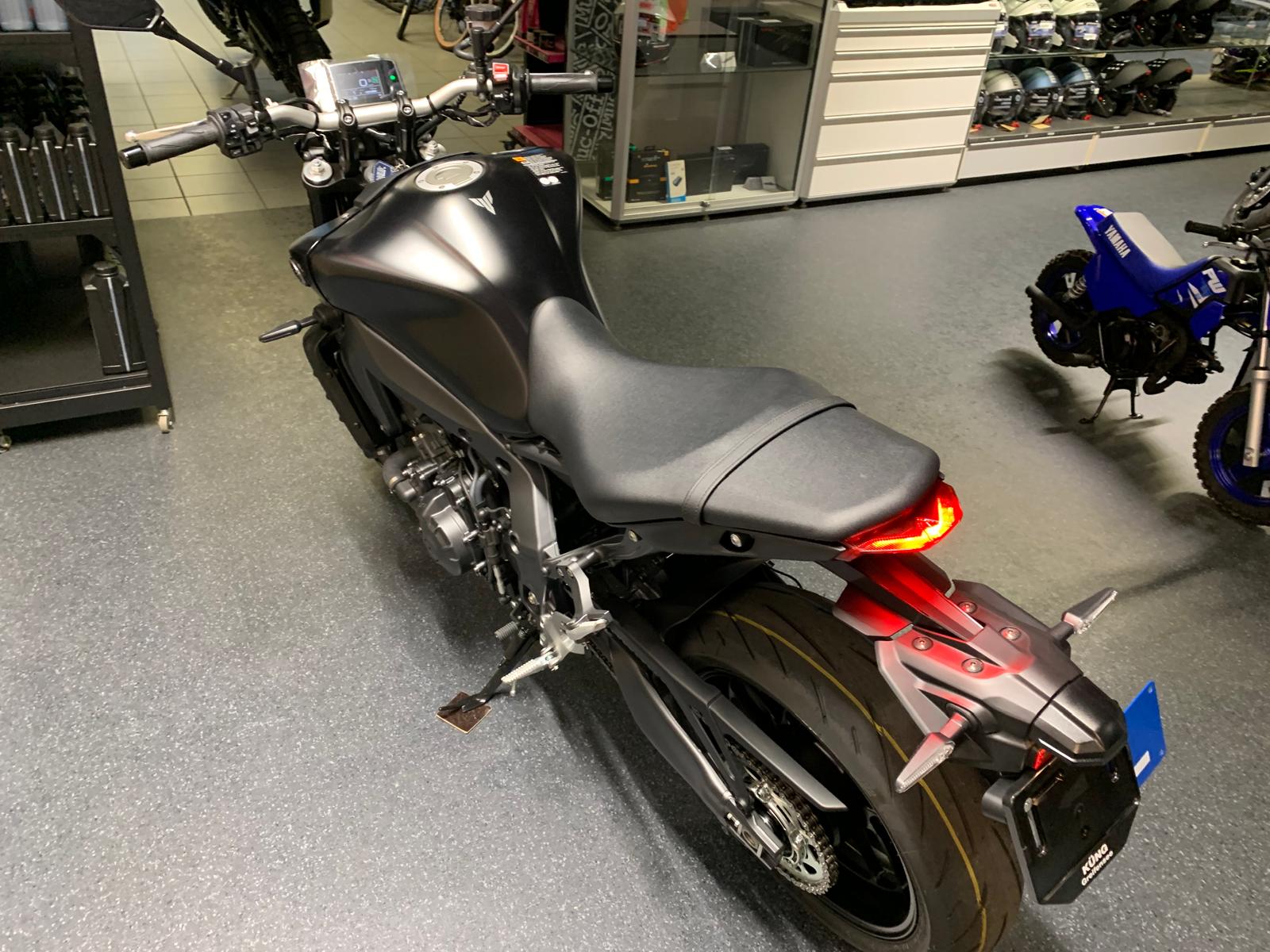 YAMAHA MT-09-image-1