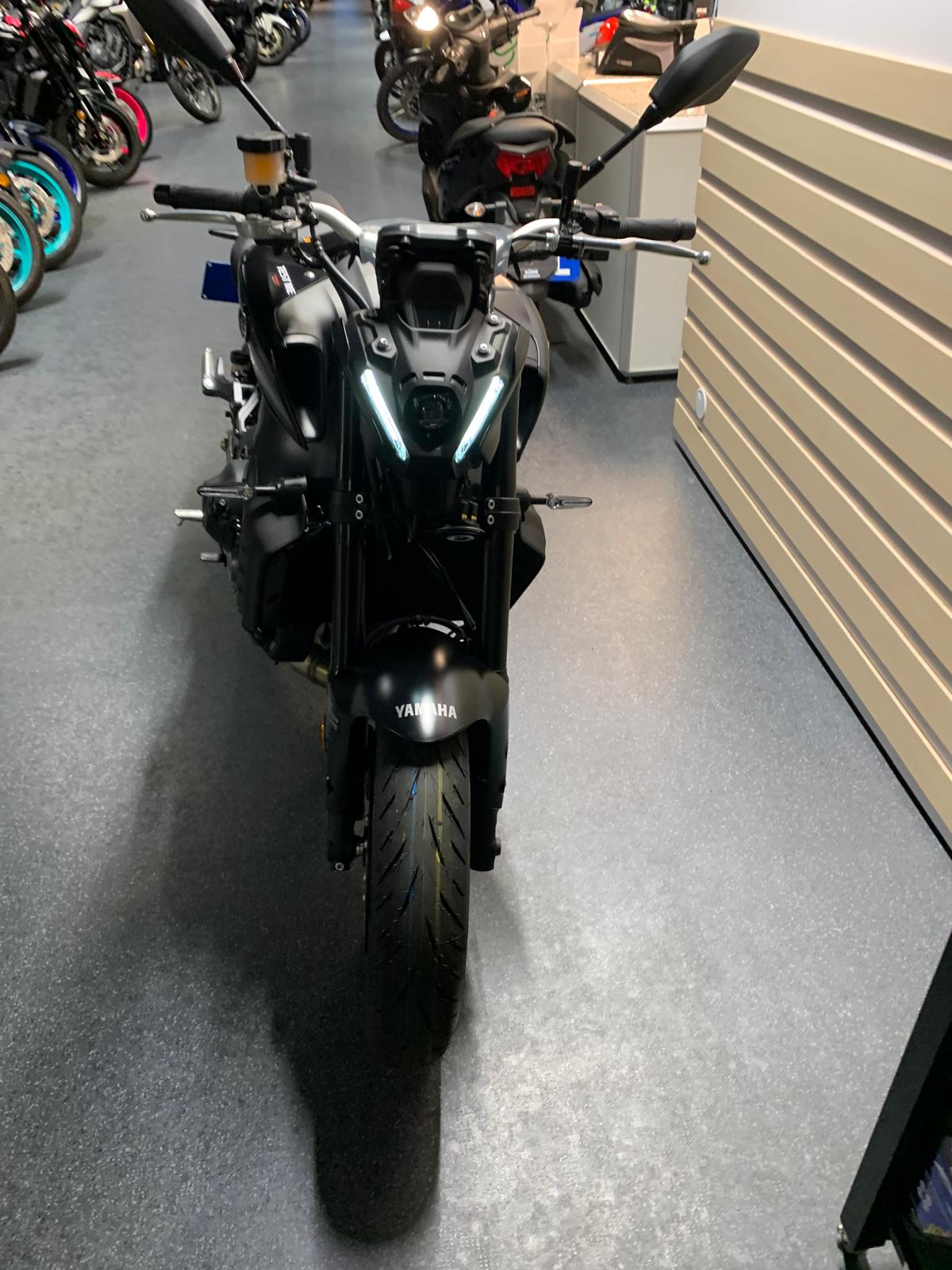 YAMAHA MT-09-image-2
