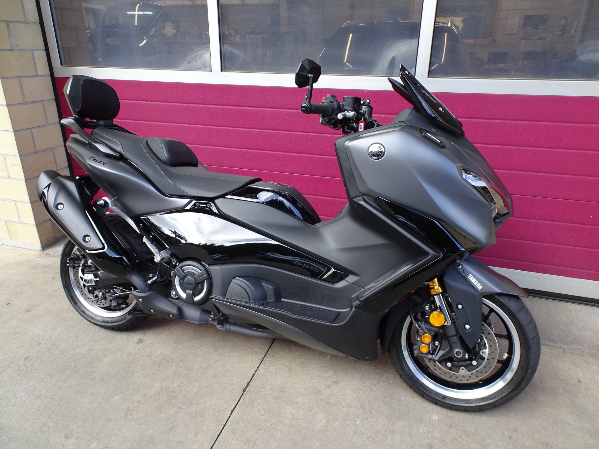 YAMAHA T-MAX Tech-Max XP 560-image-2