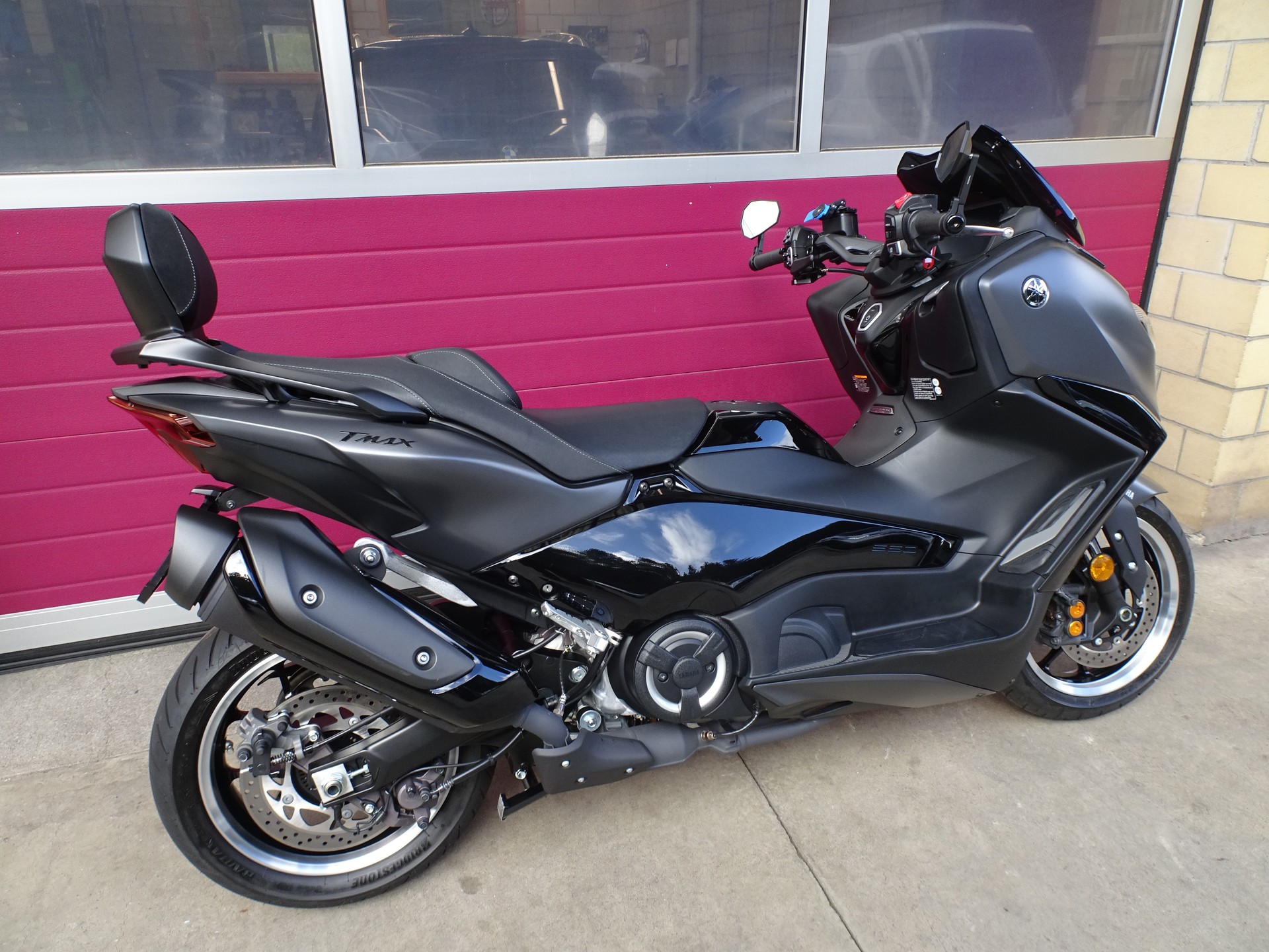 YAMAHA T-MAX Tech-Max XP 560-image-3