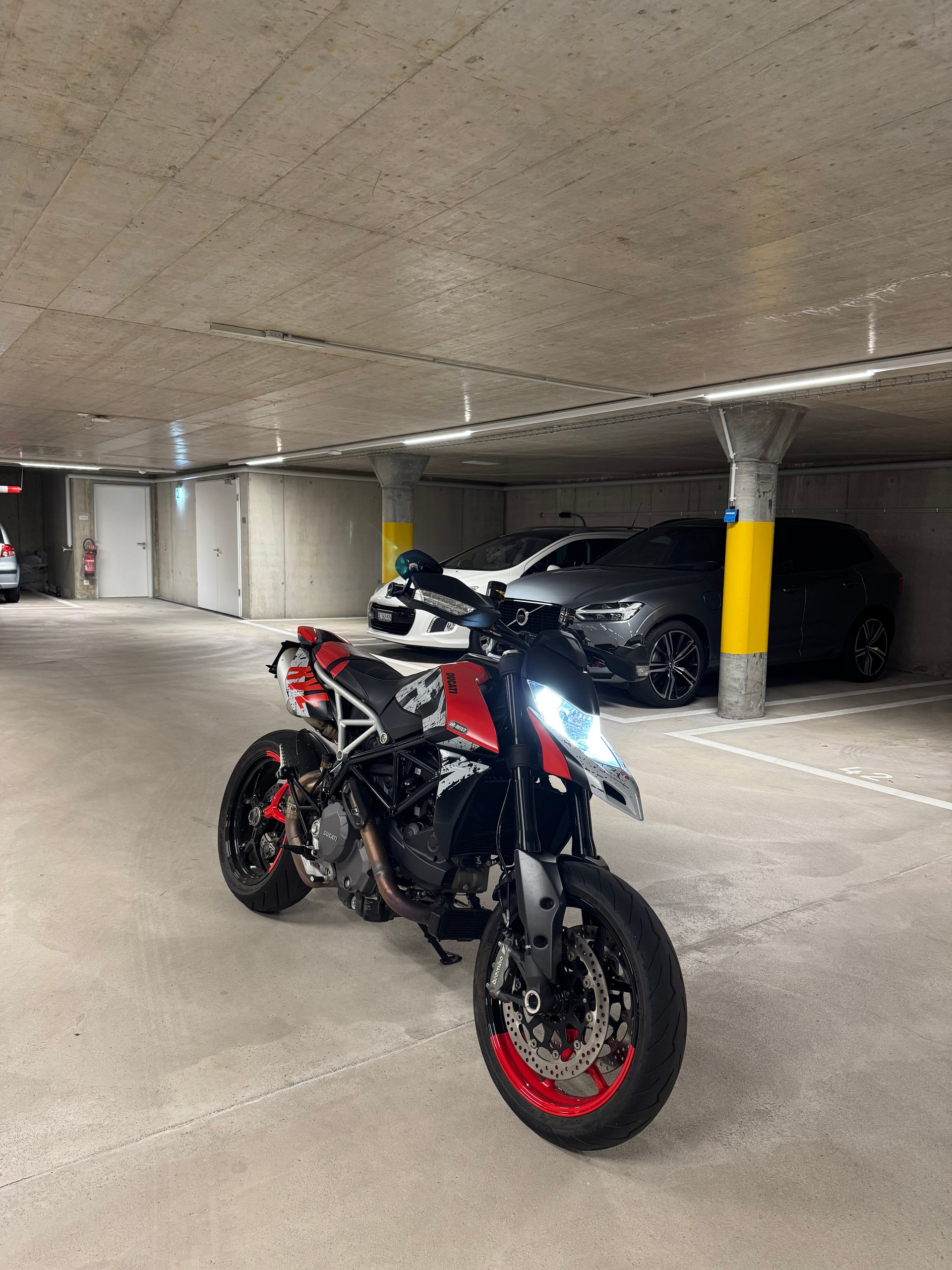 DUCATI Hypermotard 950 RVE (35kW)-image-0