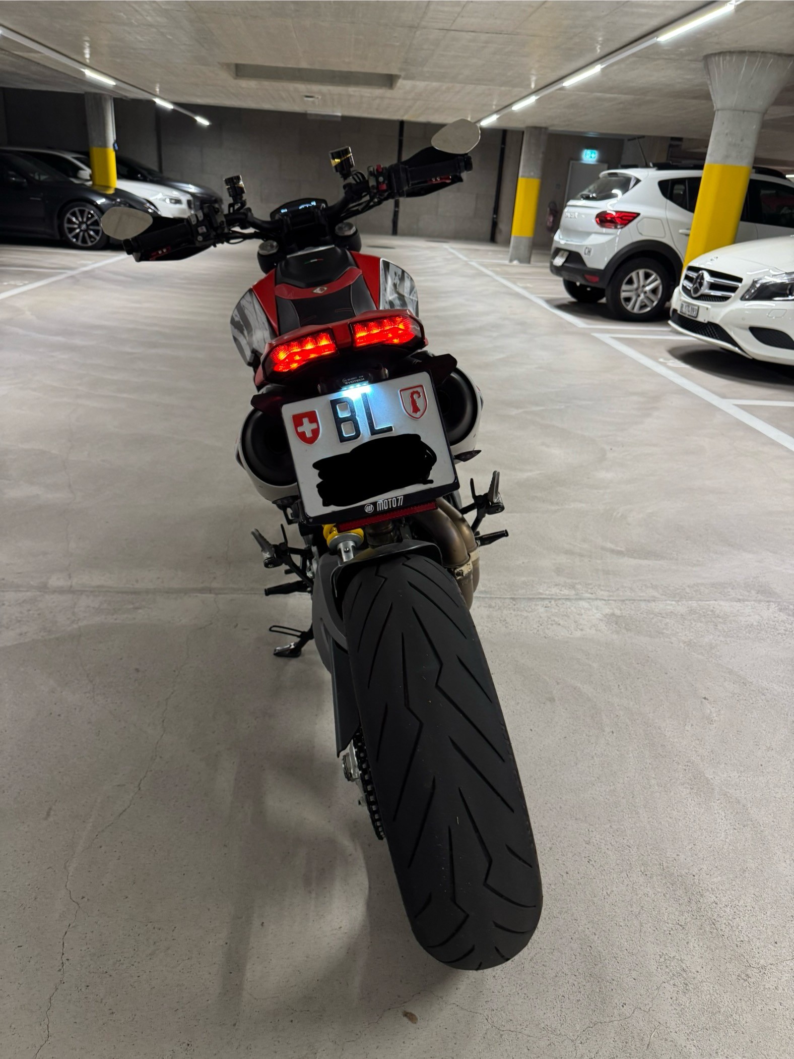 DUCATI Hypermotard 950 RVE (35kW)-image-2