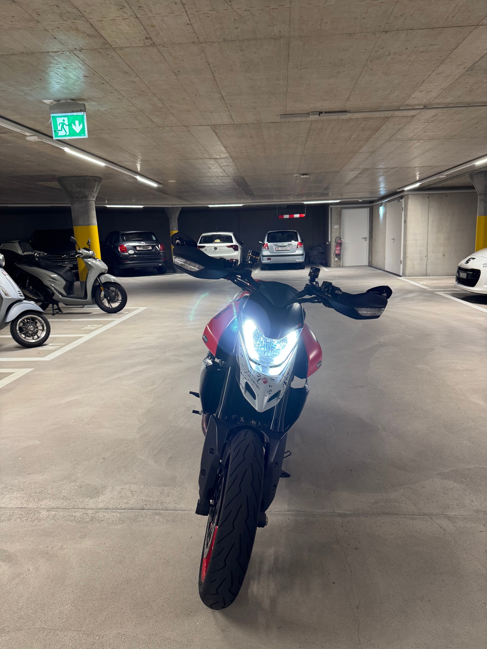DUCATI Hypermotard 950 RVE (35kW)-image-5