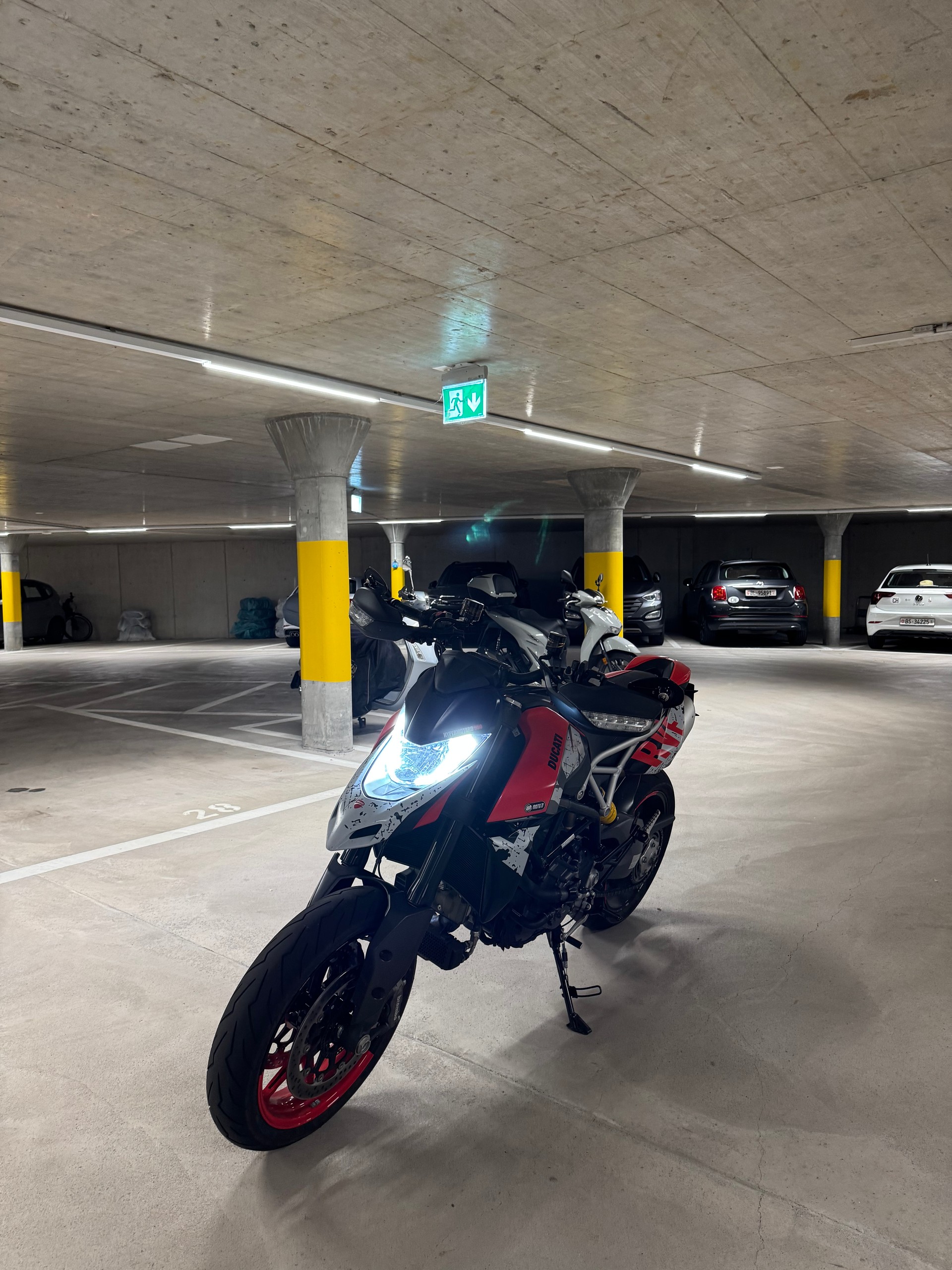 DUCATI Hypermotard 950 RVE (35kW)-image-4