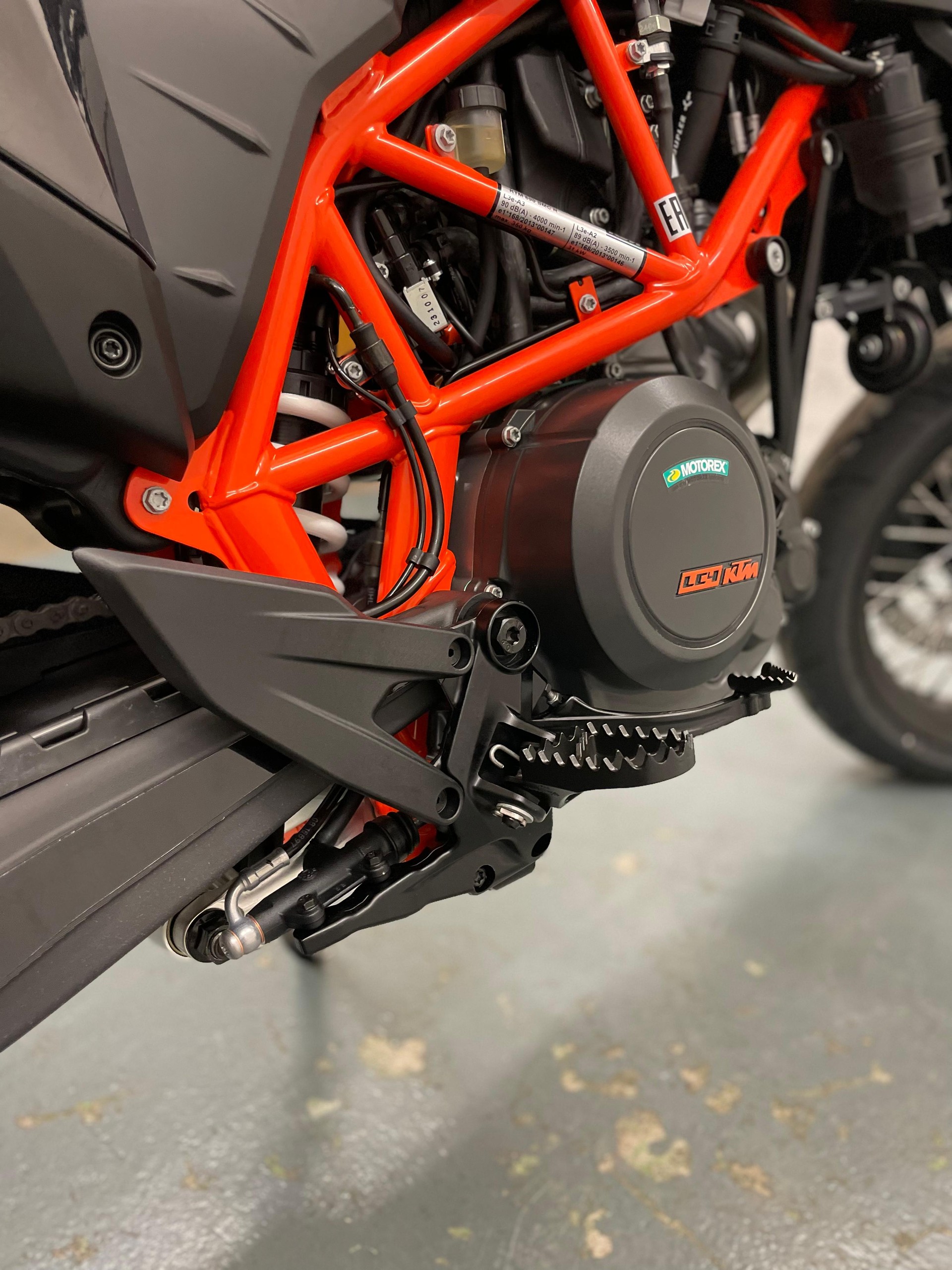 KTM 690 SMC R-image-11