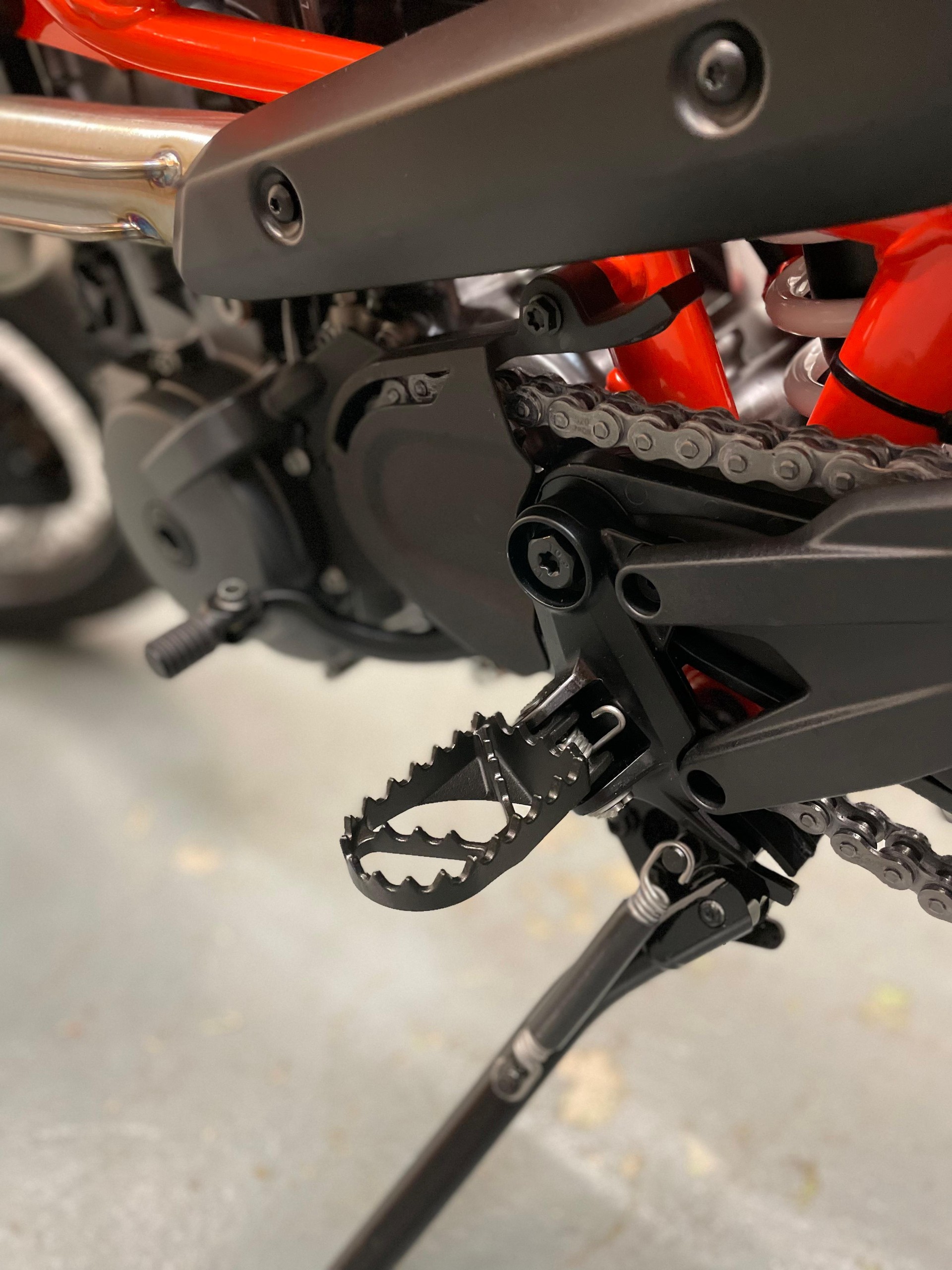 KTM 690 SMC R-image-12