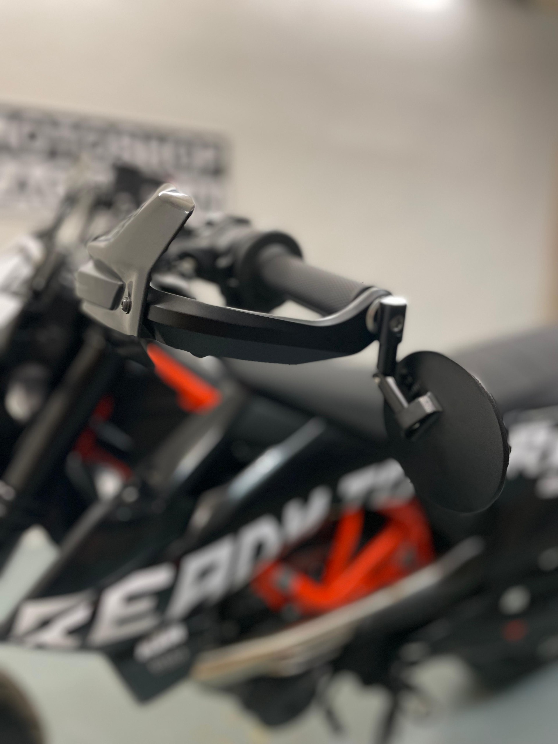 KTM 690 SMC R-image-10