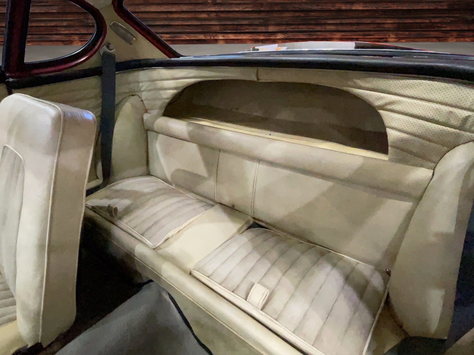 VOLVO P1800 (Jensen)-image-19