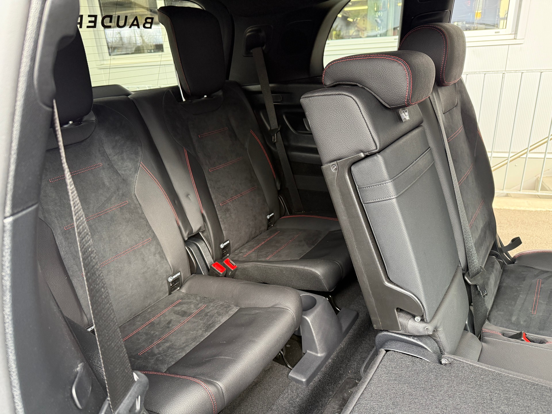 MERCEDES-BENZ GLB 220 4Matic 8G-Tronic-image-6