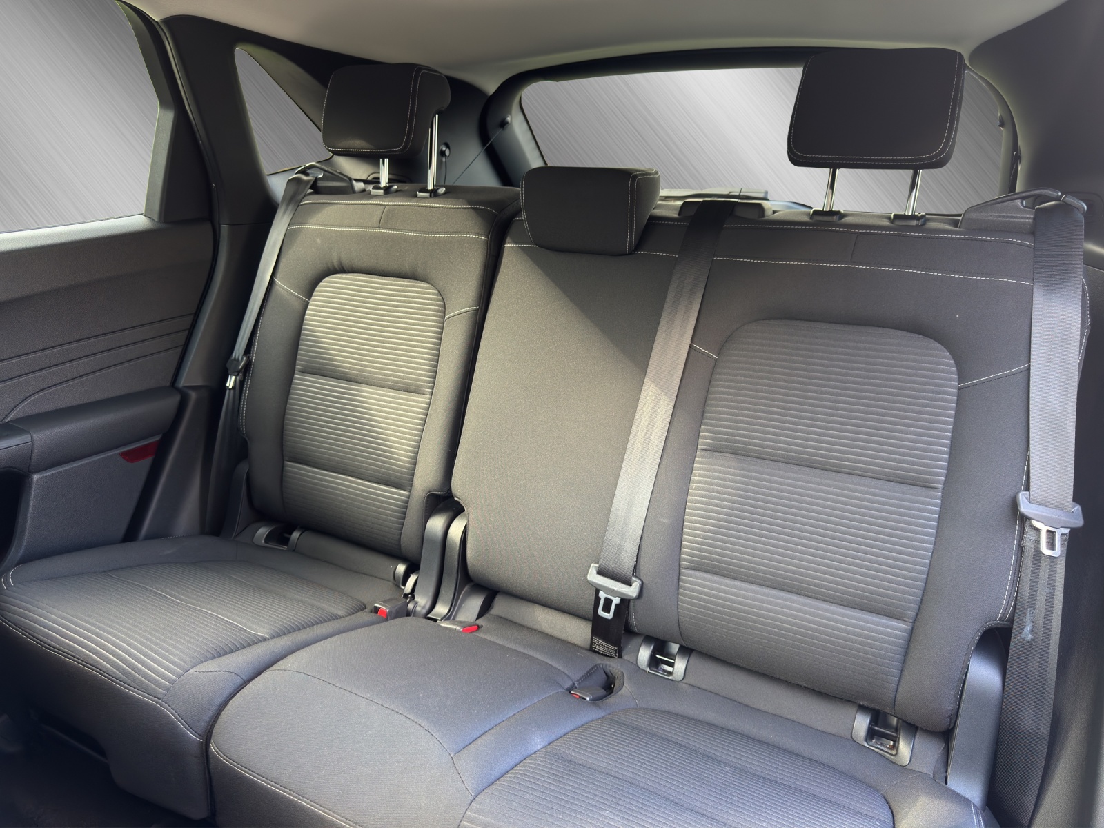 FORD Kuga 2.5 Hybrid Titanium 4x4-image-12