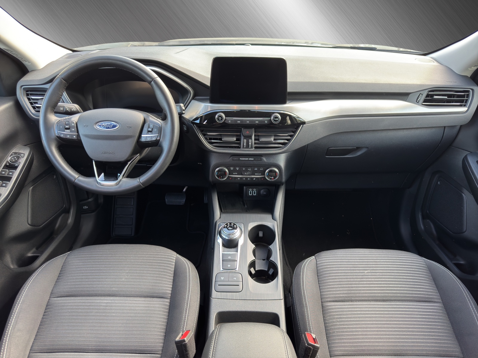 FORD Kuga 2.5 Hybrid Titanium 4x4-image-8
