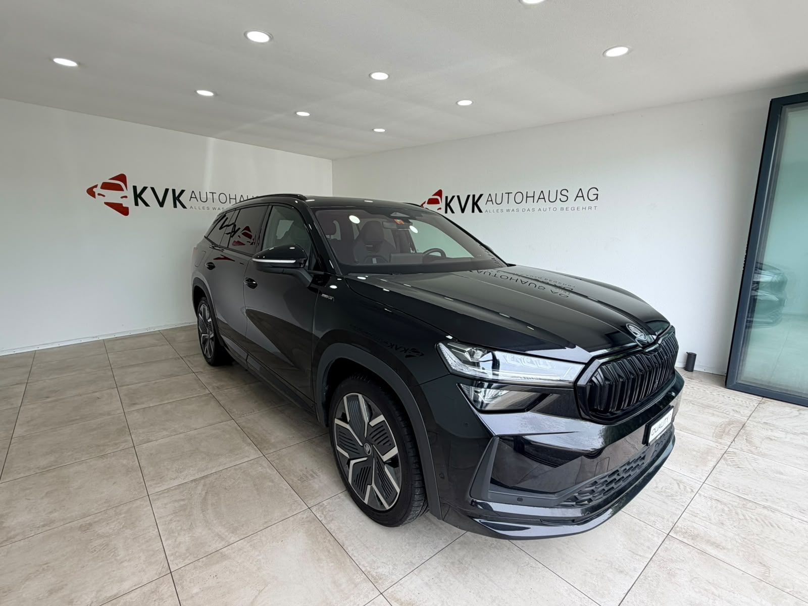 SKODA Kodiaq 2.0 TDI Sportline 4x4 **7Plätzer**8 fach Komplettradsatz*-showroom-element-2