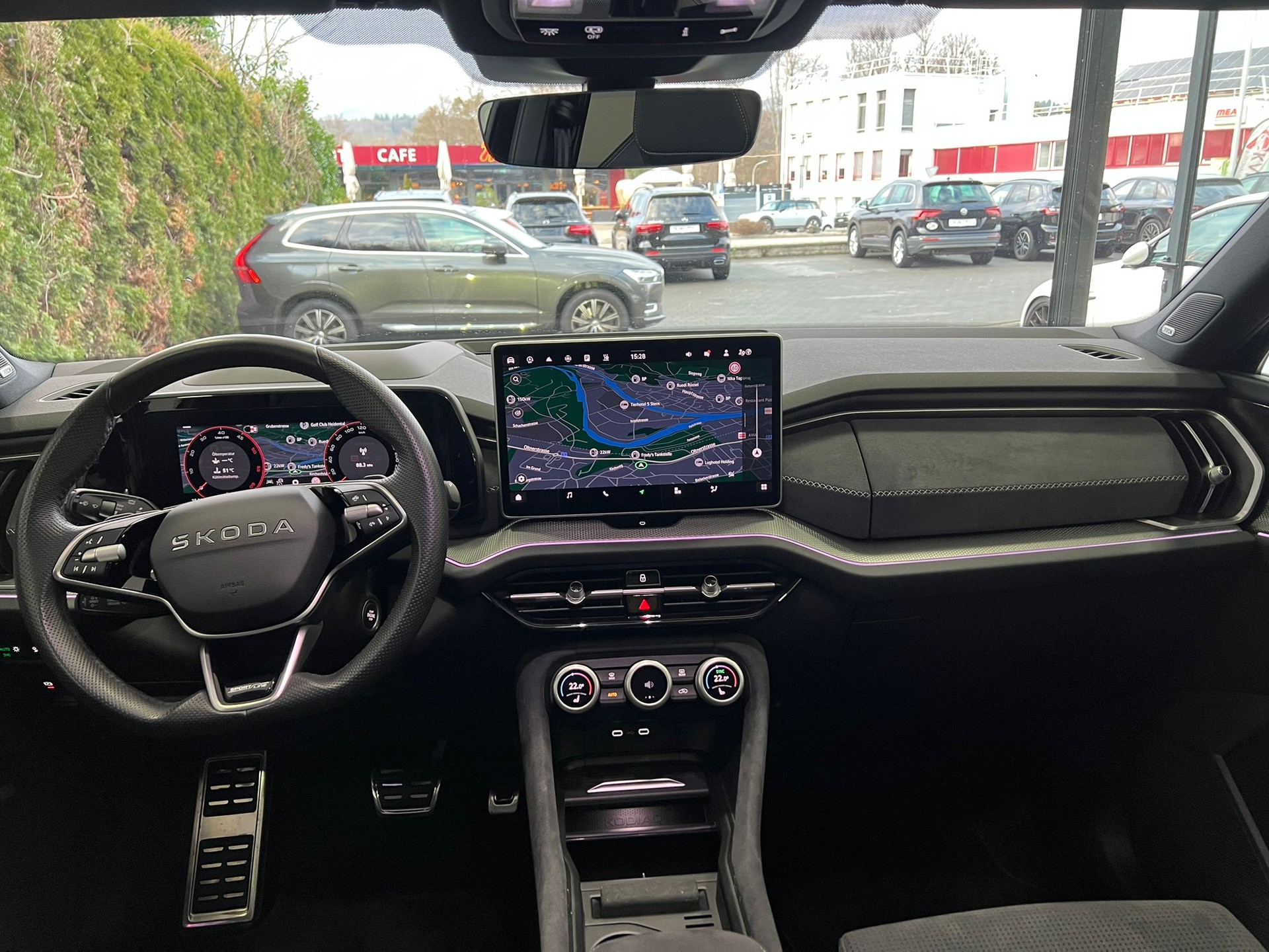 SKODA Kodiaq 2.0 TDI Sportline 4x4 **7Plätzer**8 fach Komplettradsatz*-image-6