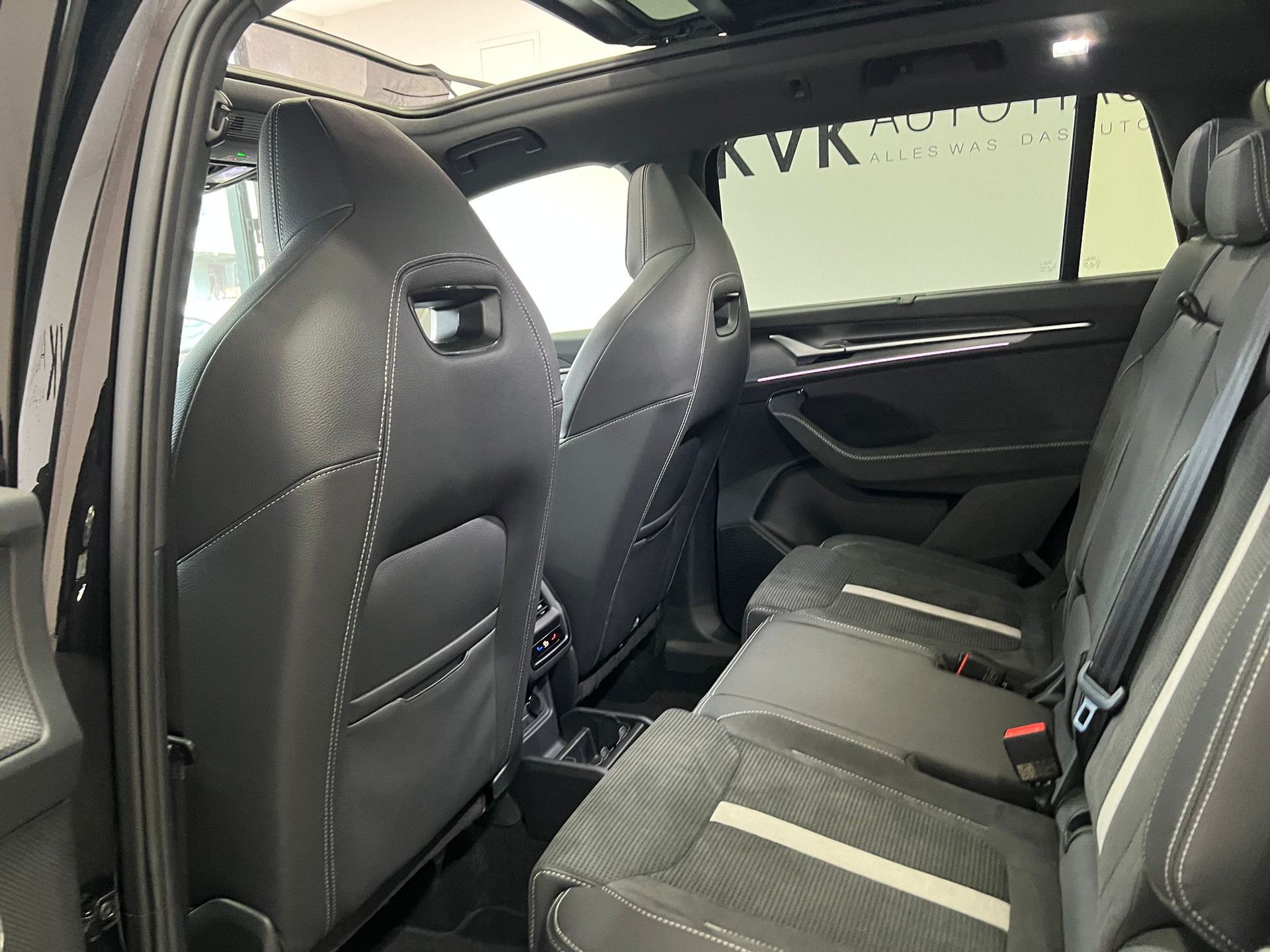 SKODA Kodiaq 2.0 TDI Sportline 4x4 **7Plätzer**8 fach Komplettradsatz*-image-13
