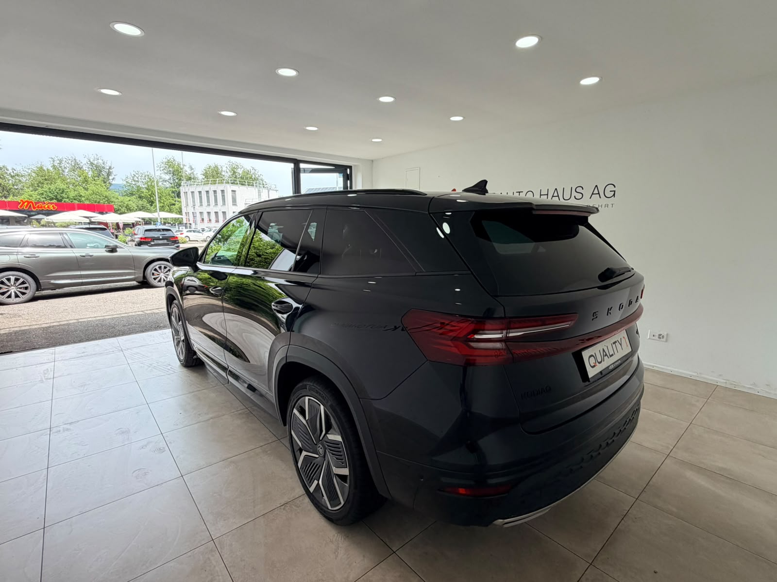 SKODA Kodiaq 2.0 TDI Sportline 4x4 **7Plätzer**8 fach Komplettradsatz*-image-4