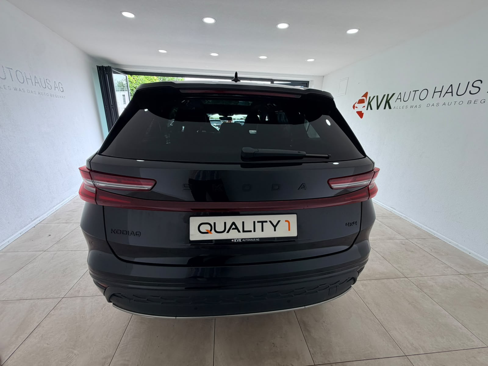 SKODA Kodiaq 2.0 TDI Sportline 4x4 **7Plätzer**8 fach Komplettradsatz*-image-5
