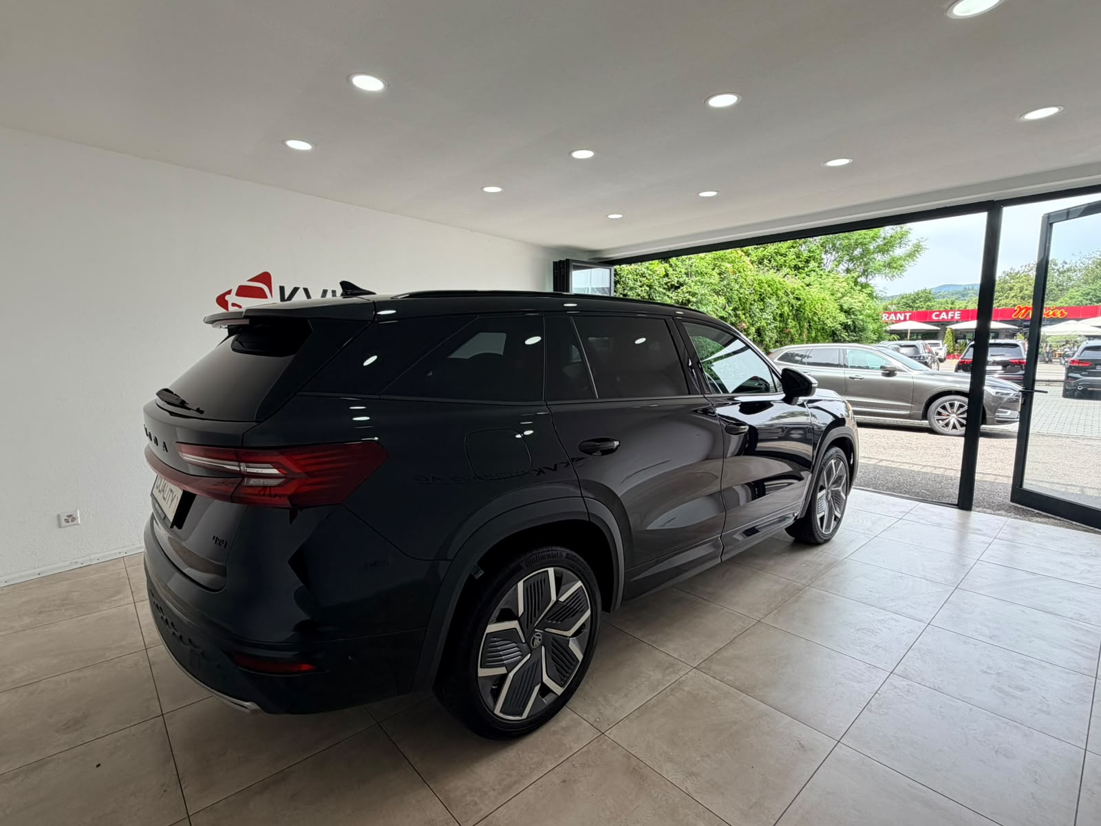 SKODA Kodiaq 2.0 TDI Sportline 4x4 **7Plätzer**8 fach Komplettradsatz*-showroom-element-3