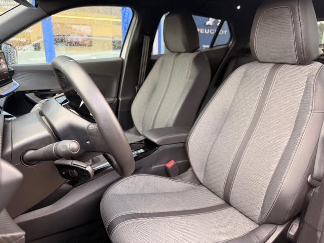 PEUGEOT 2008 1.2 PureTech Allure 5 Jahre Garantie-image-5
