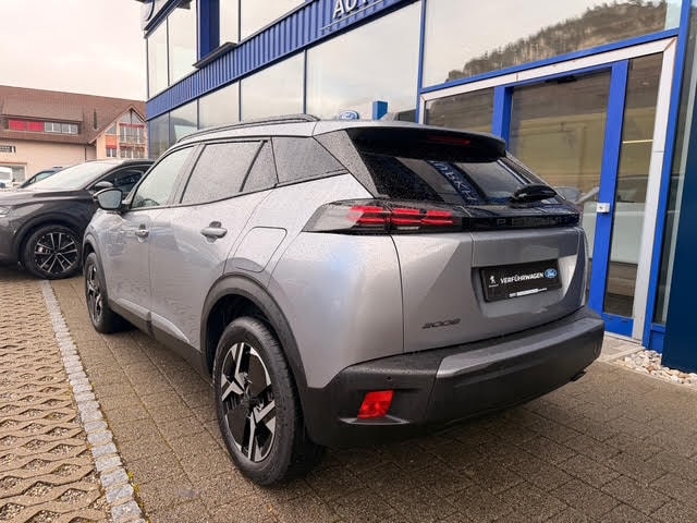 PEUGEOT 2008 1.2 PureTech Allure 5 Jahre Garantie-image-13
