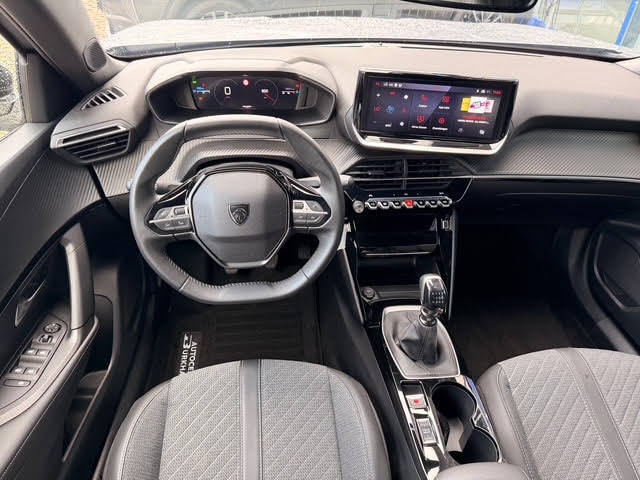 PEUGEOT 2008 1.2 PureTech Allure 5 Jahre Garantie-showroom-element-3