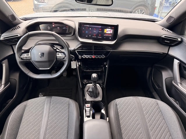 PEUGEOT 2008 1.2 PureTech Allure 5 Jahre Garantie-image-16