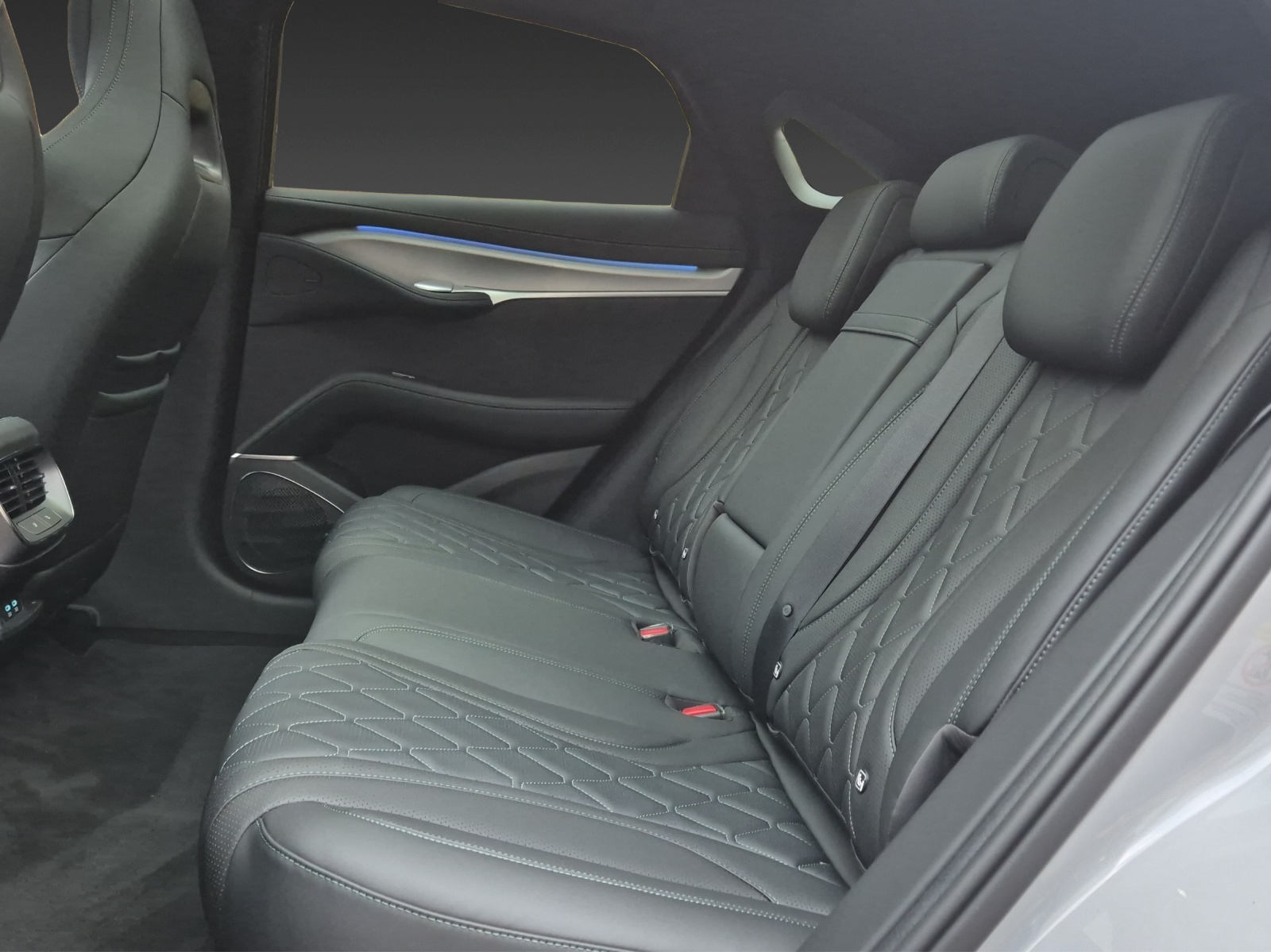 BYD Sealion 7 91,3 kWh Excellence AWD-image-21