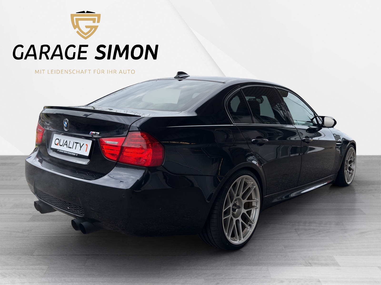 BMW M3 DSG *** CH-FAHRZEUG / BMW INDIVIDUAL / NEUE REIFEN ****-showroom-element-3