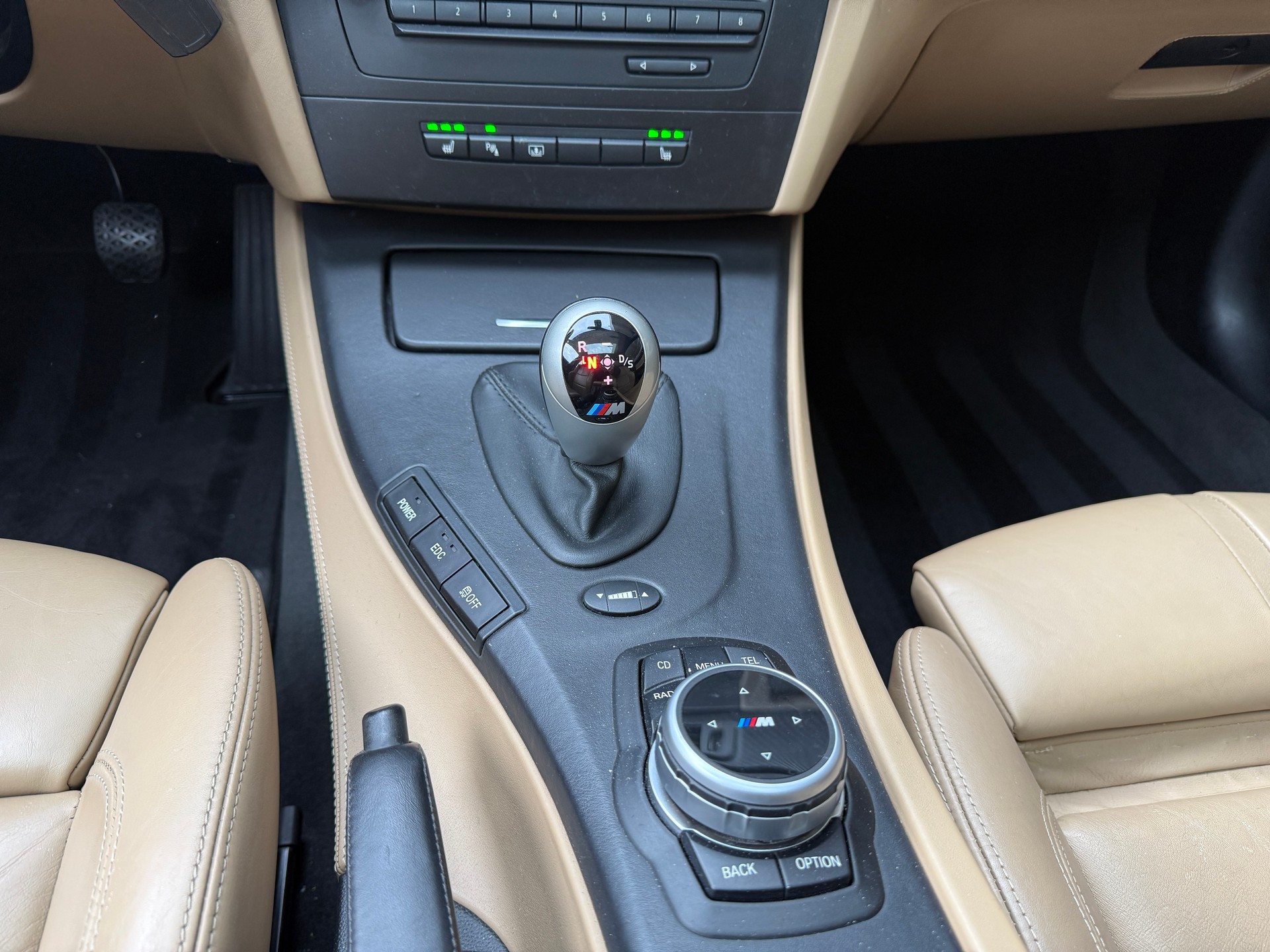 BMW M3 DSG *** CH-FAHRZEUG / BMW INDIVIDUAL / NEUE REIFEN ****-image-11