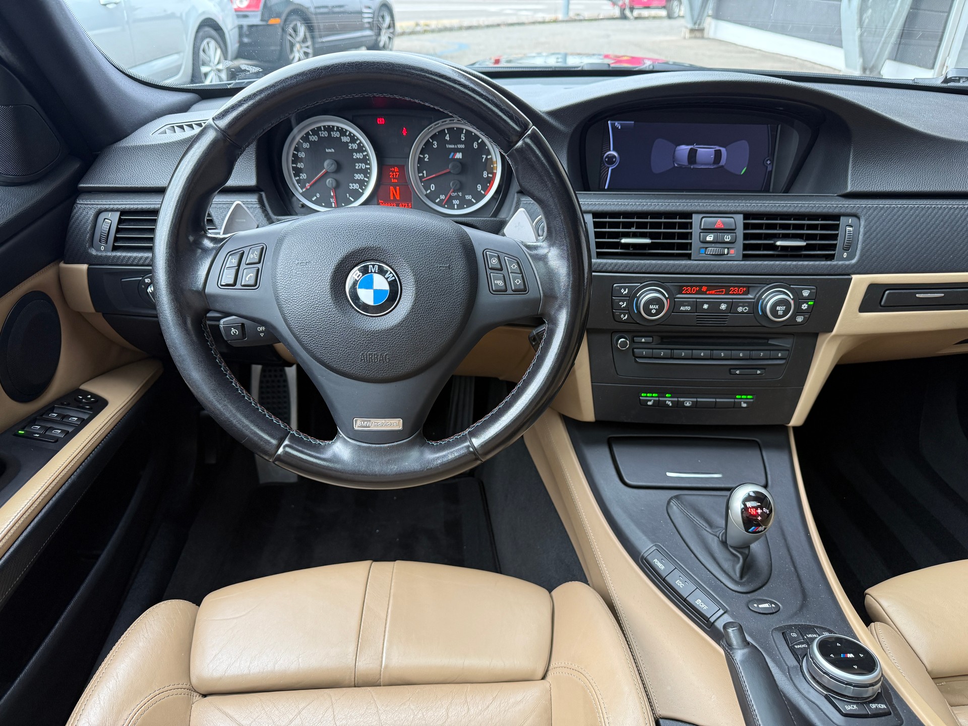 BMW M3 DSG *** CH-FAHRZEUG / BMW INDIVIDUAL / NEUE REIFEN ****-image-9