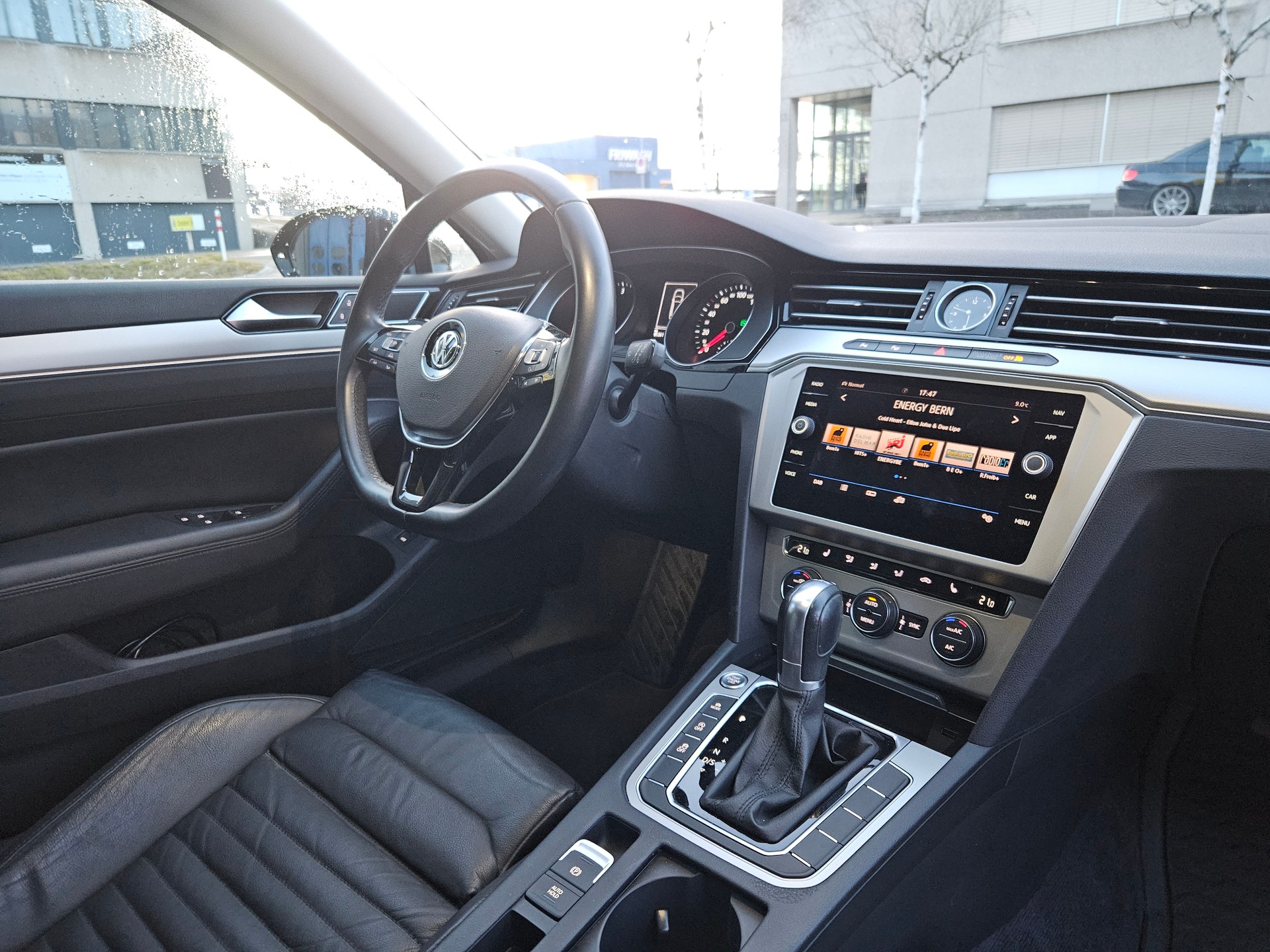 VW Passat Variant 2.0 TDI SCR BMT Highline DSG-image-5