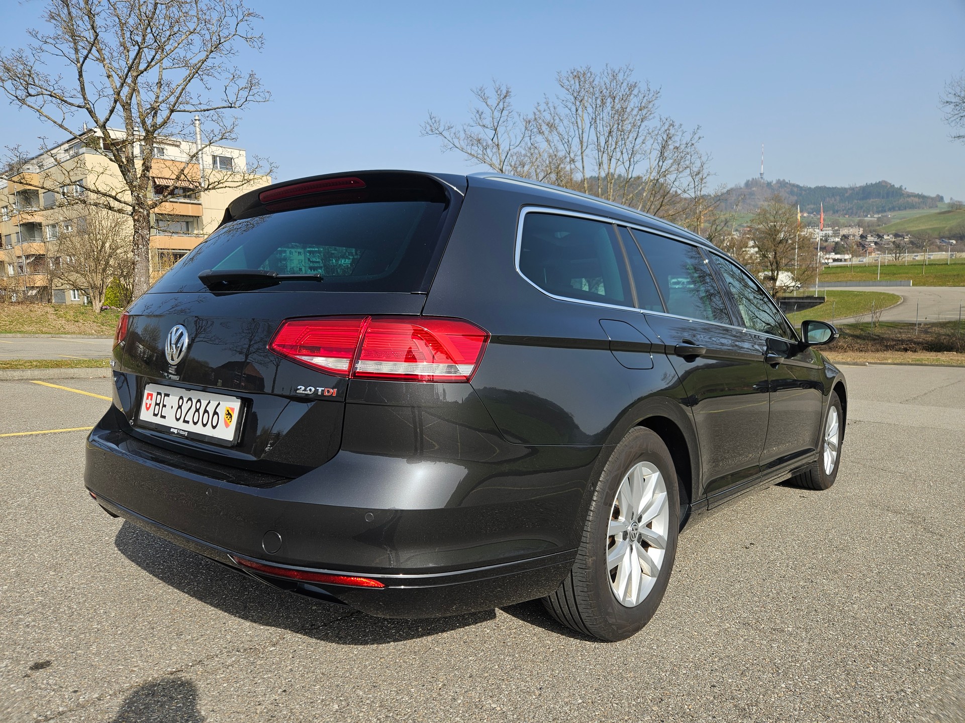 VW Passat Variant 2.0 TDI SCR BMT Highline DSG-image-17