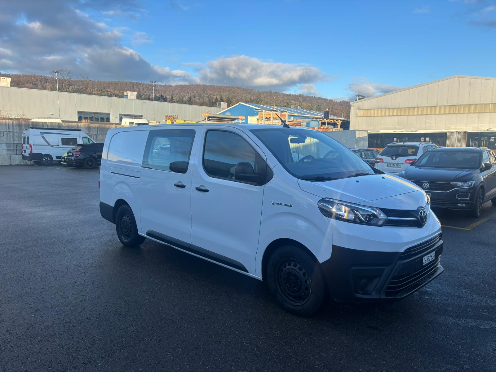 TOYOTA Proace Van L2 75KW Active-image-2