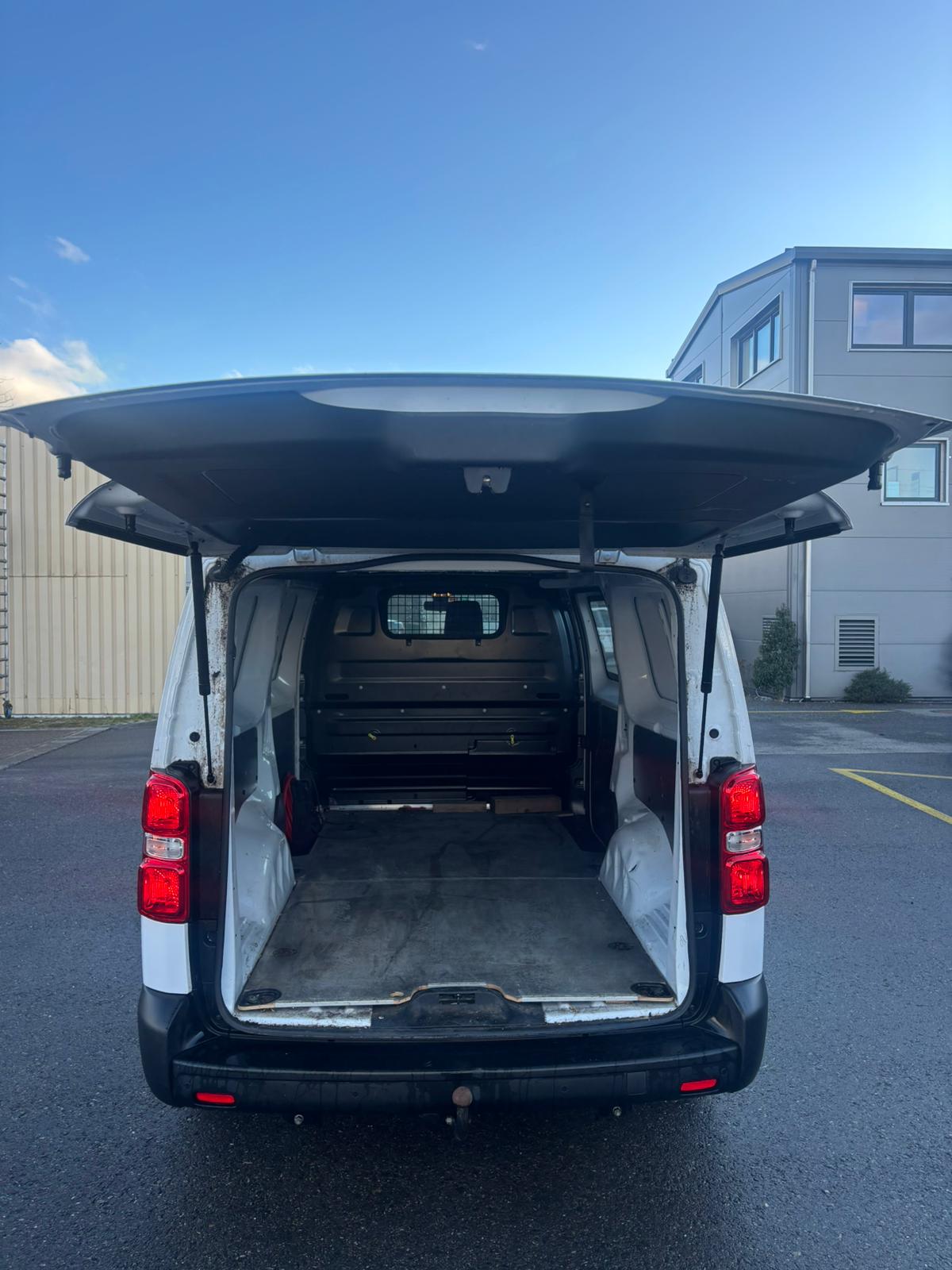 TOYOTA Proace Van L2 75KW Active-image-11