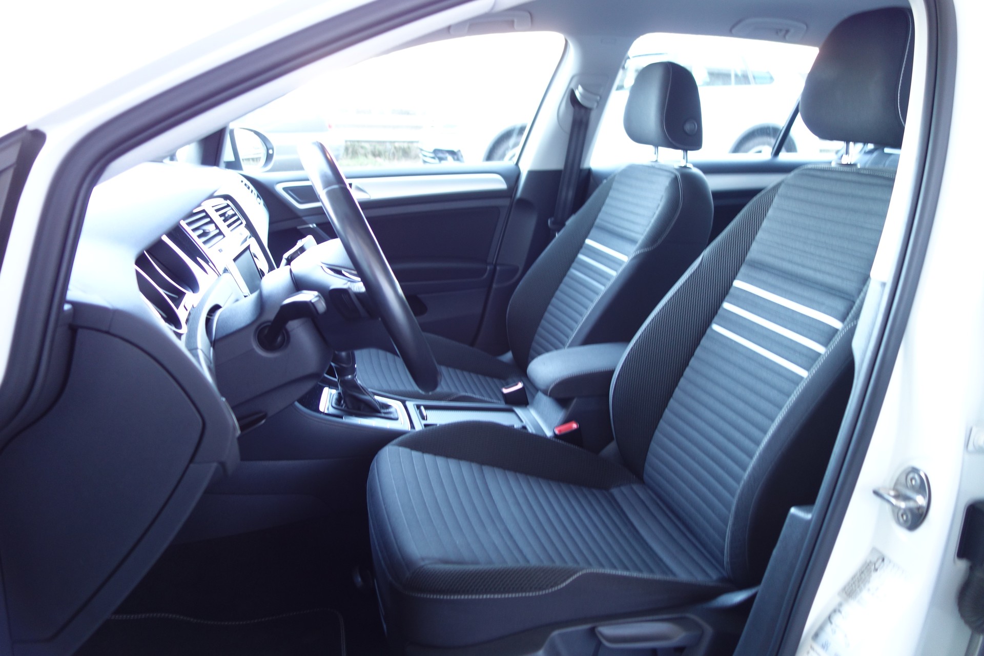 VW Golf 1.4 TSI Cup DSG-image-8
