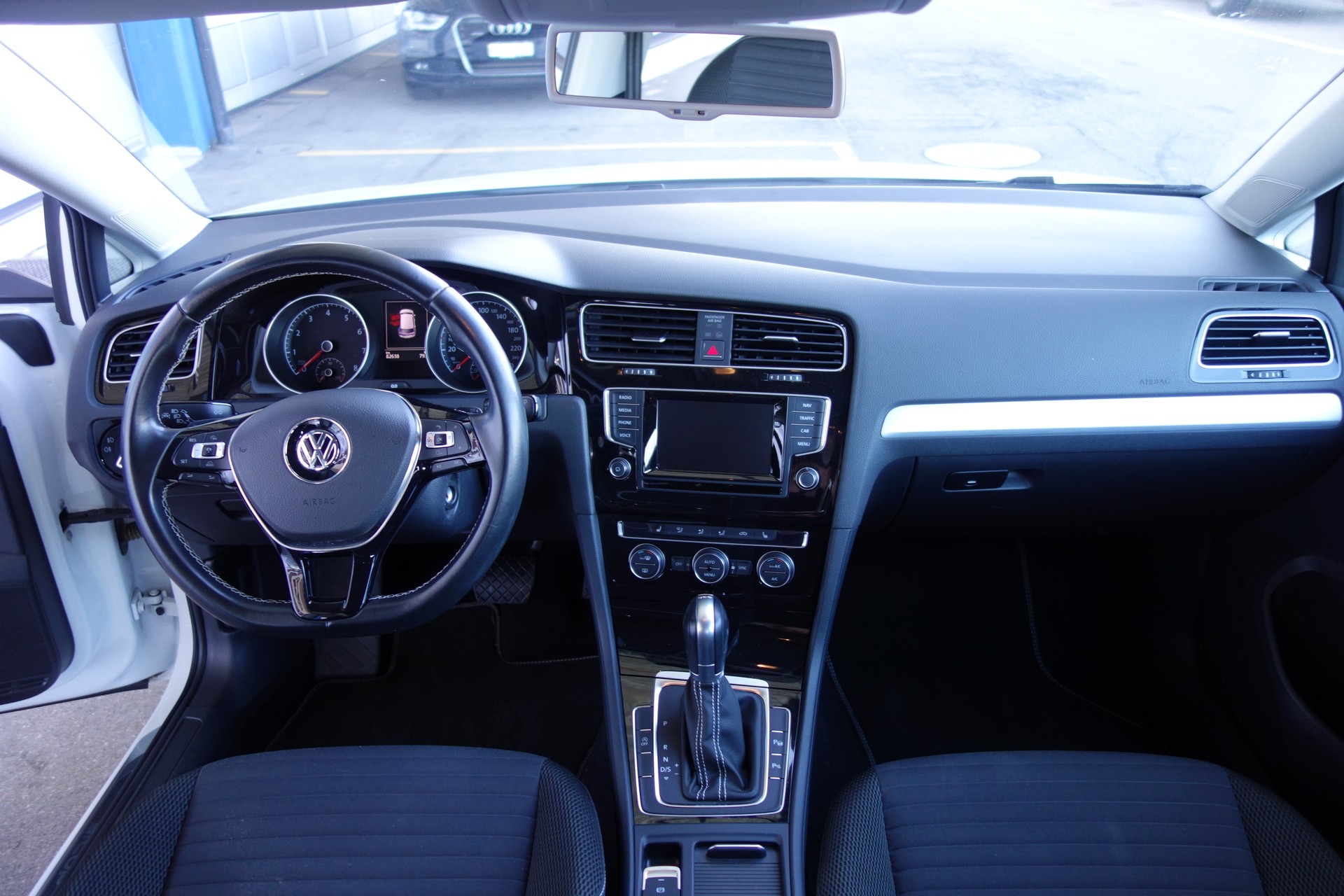 VW Golf 1.4 TSI Cup DSG-image-10