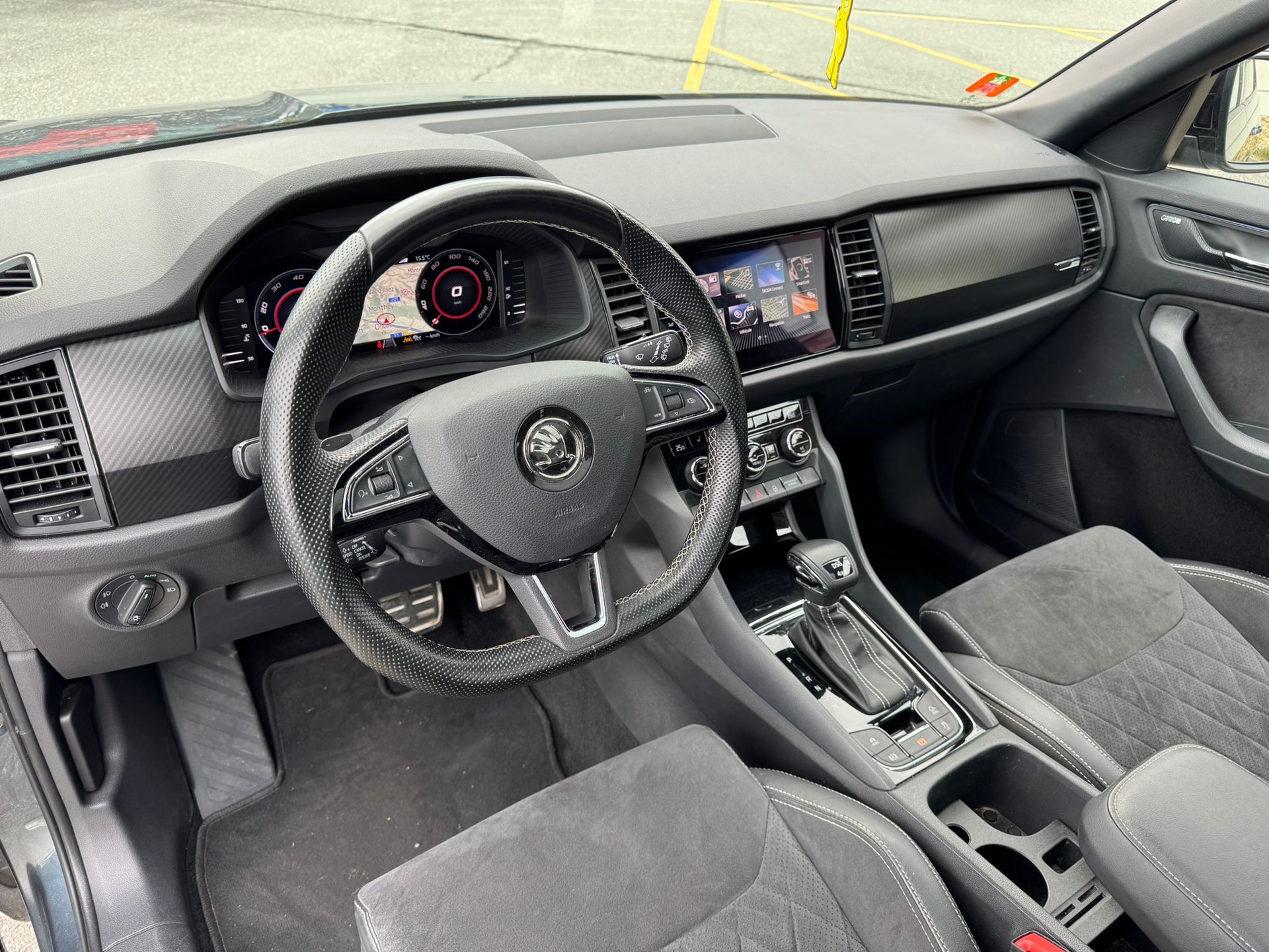 SKODA Kodiaq 2.0 TSI 4x4 Sport Line-image-8