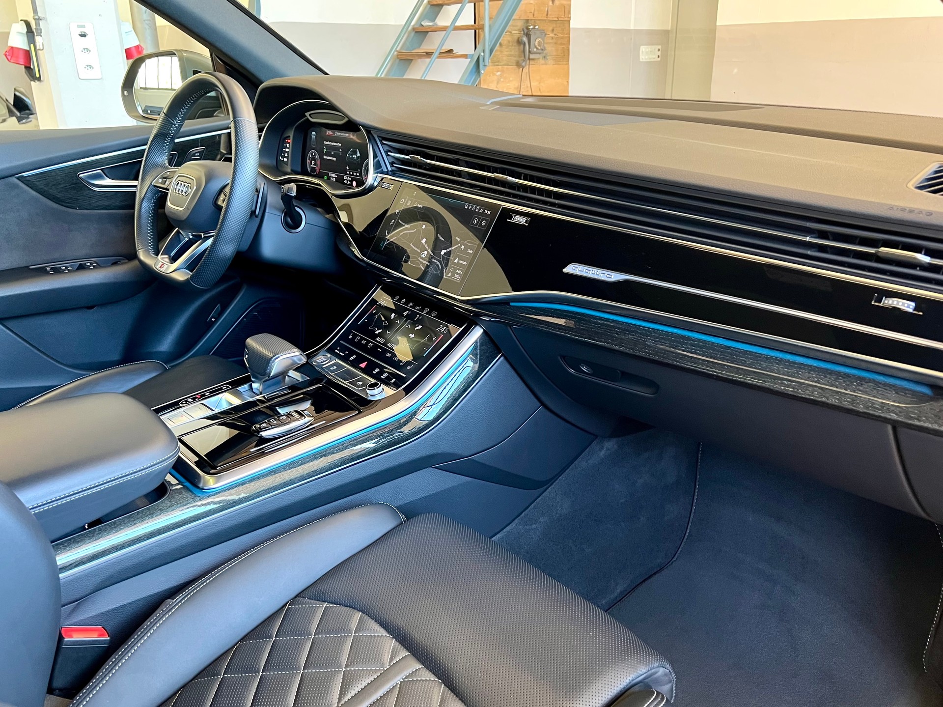 AUDI Q8 50 TDI S-Line quattro tiptronic-image-24