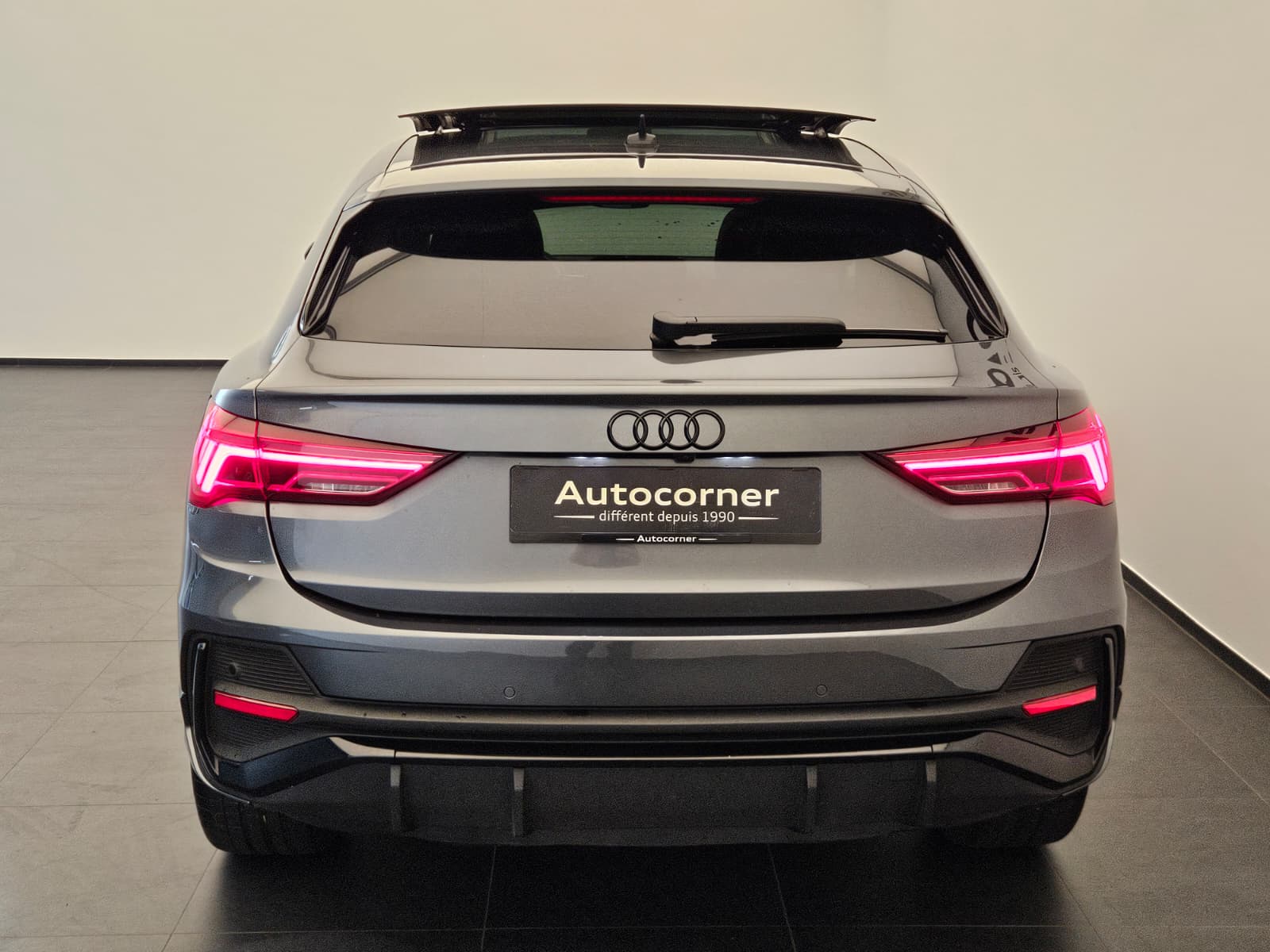 AUDI Q3 Sportback 40 TDI S line quattro S-tronic-image-7