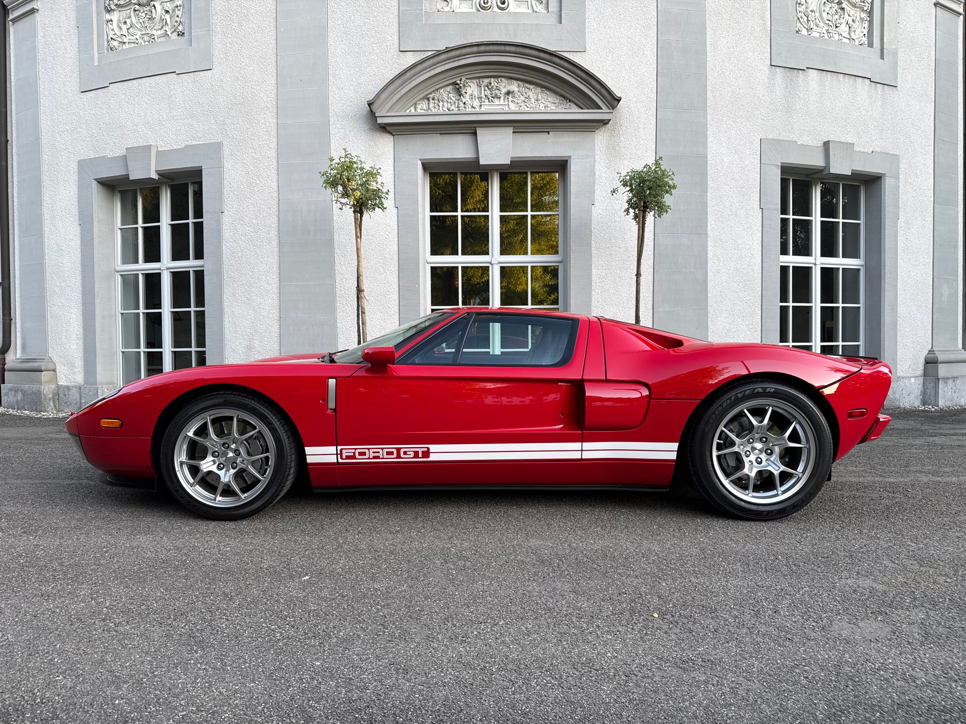 FORD GT MARK VI RED 5.4 V8 / Video: https://www.youtube.com/watch?v=muH95JVOGEU-showroom-element-2